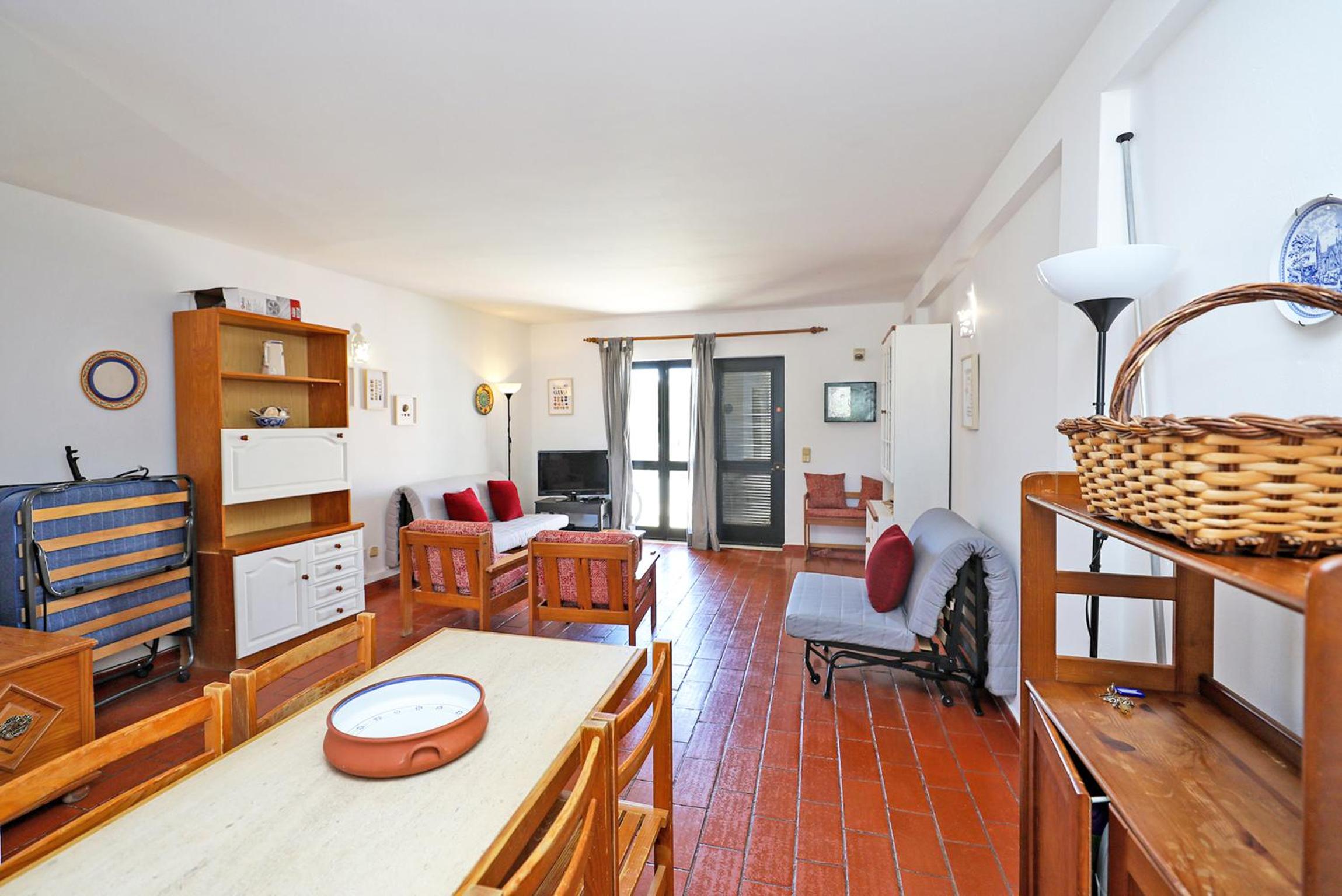 One-Bedroom Apartment - Photo 20