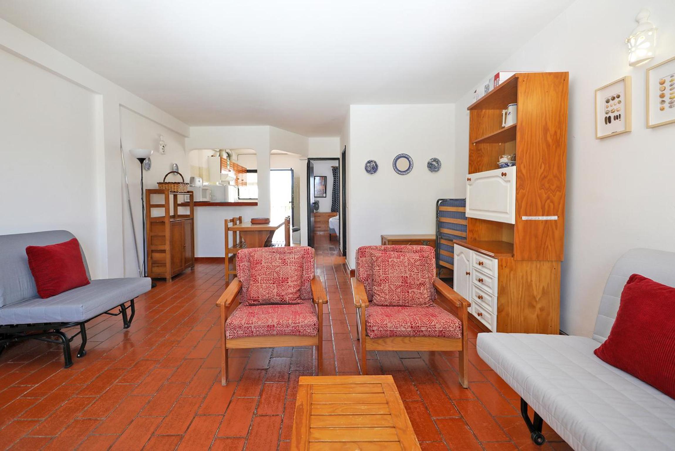 One-Bedroom Apartment - Photo 8