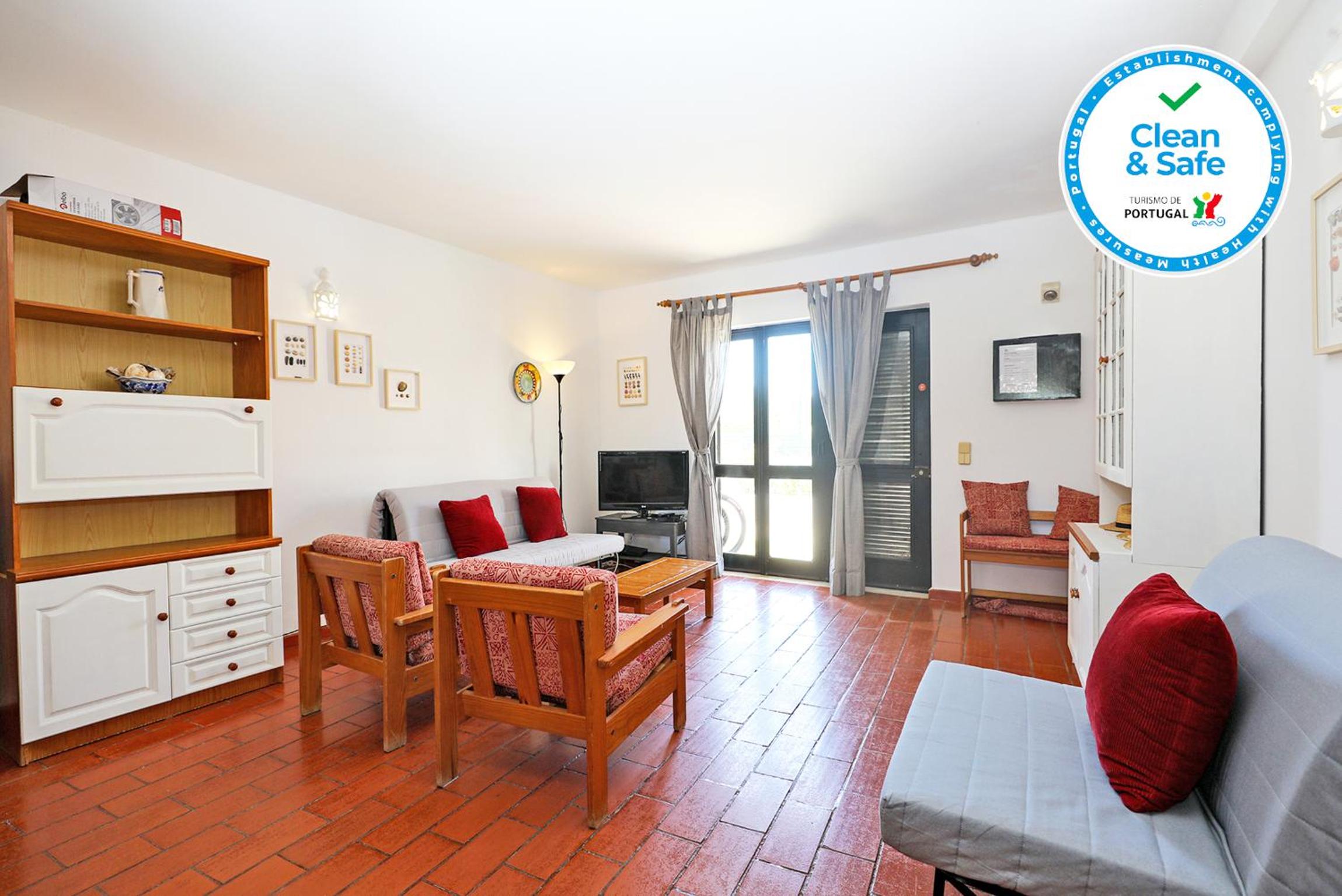 One-Bedroom Apartment - Photo 1