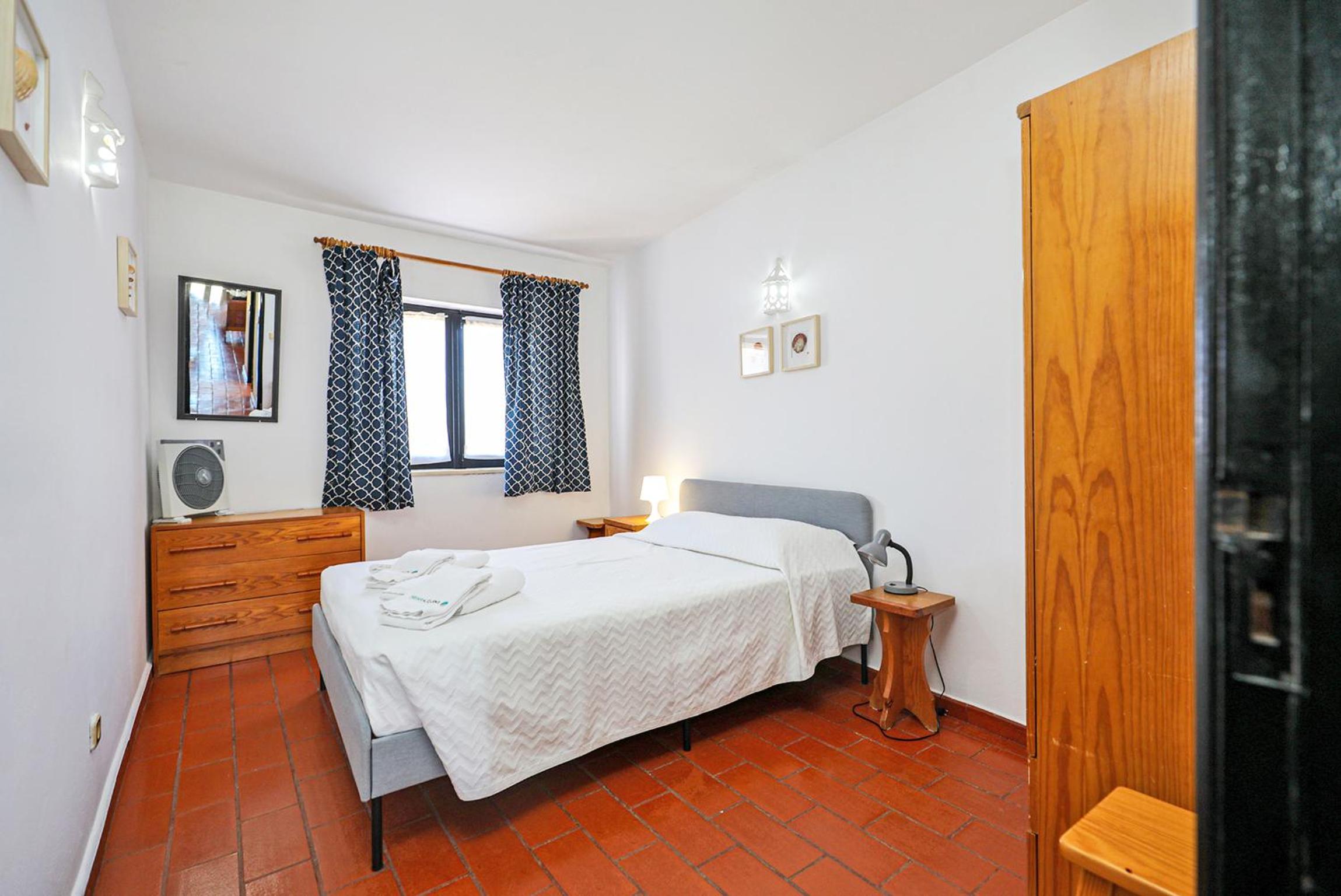 One-Bedroom Apartment - Photo 11