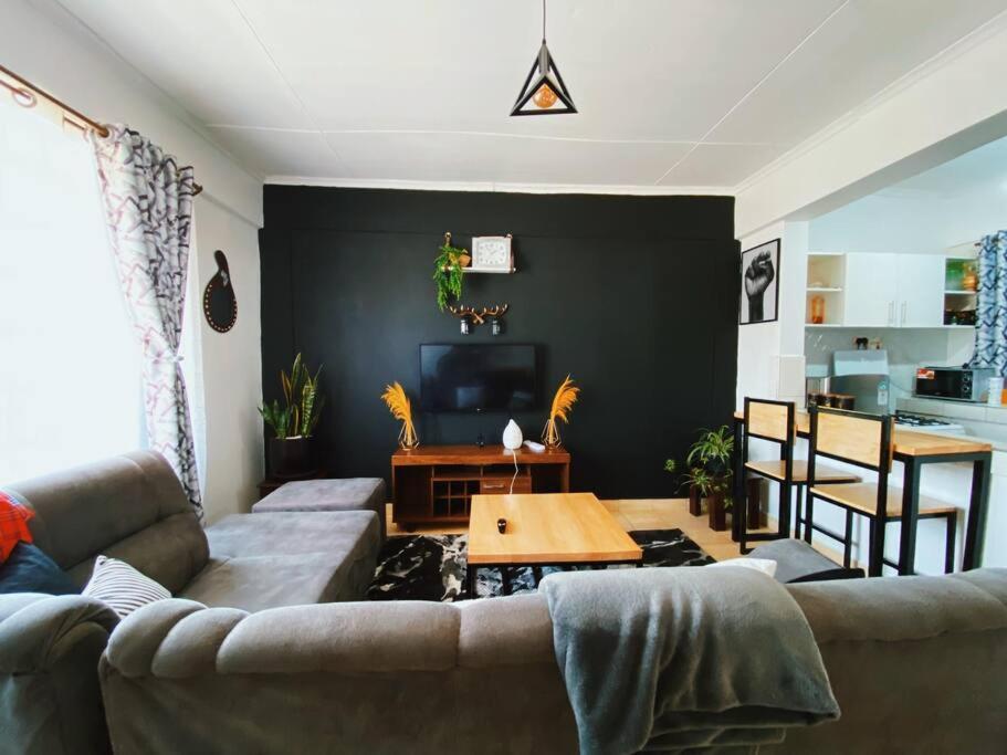 One-Bedroom Apartment photo 3