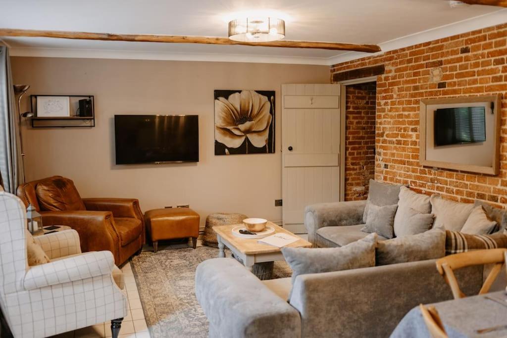 Three-Bedroom House photo 1