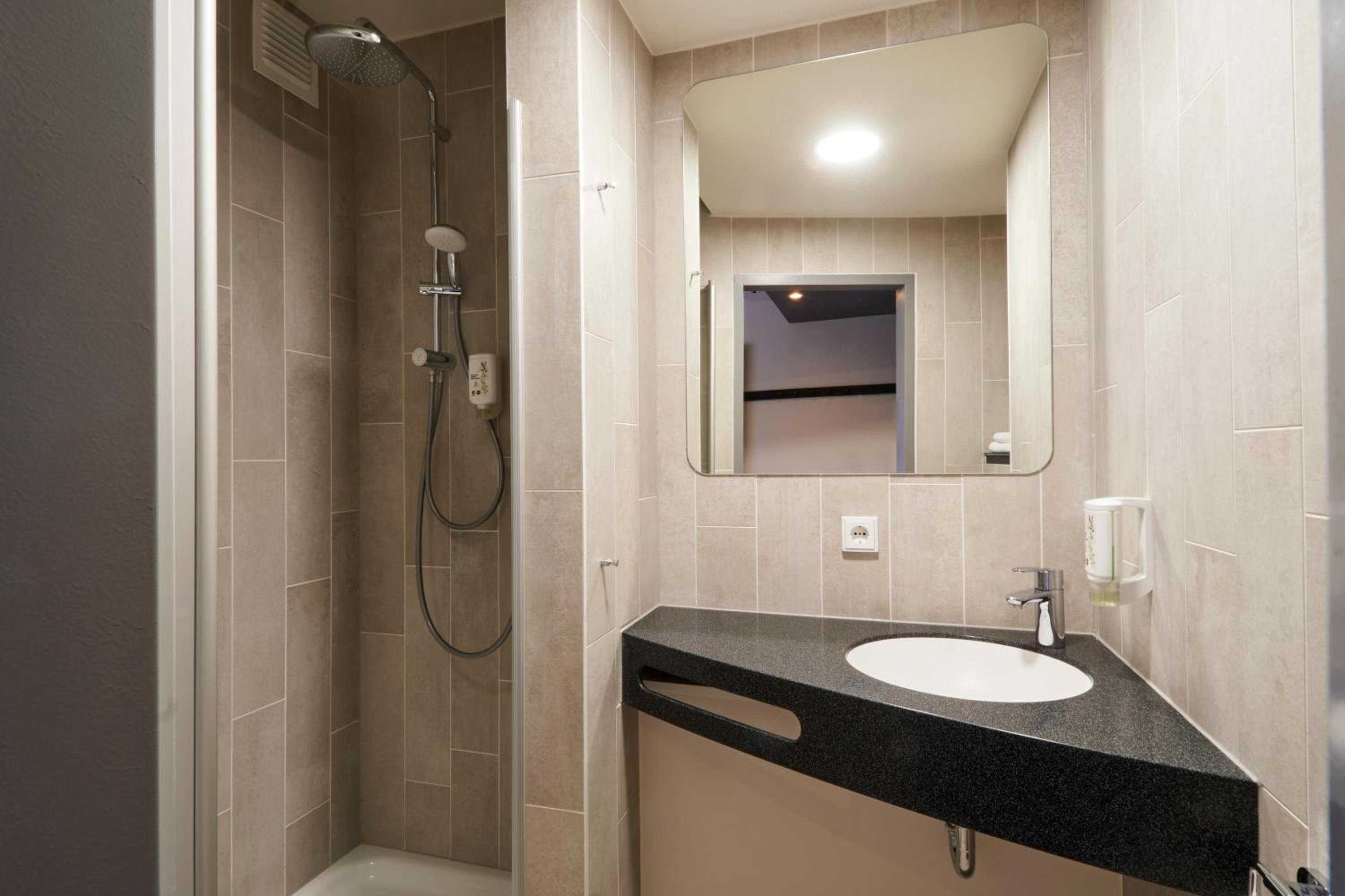 Double Room - Photo 5