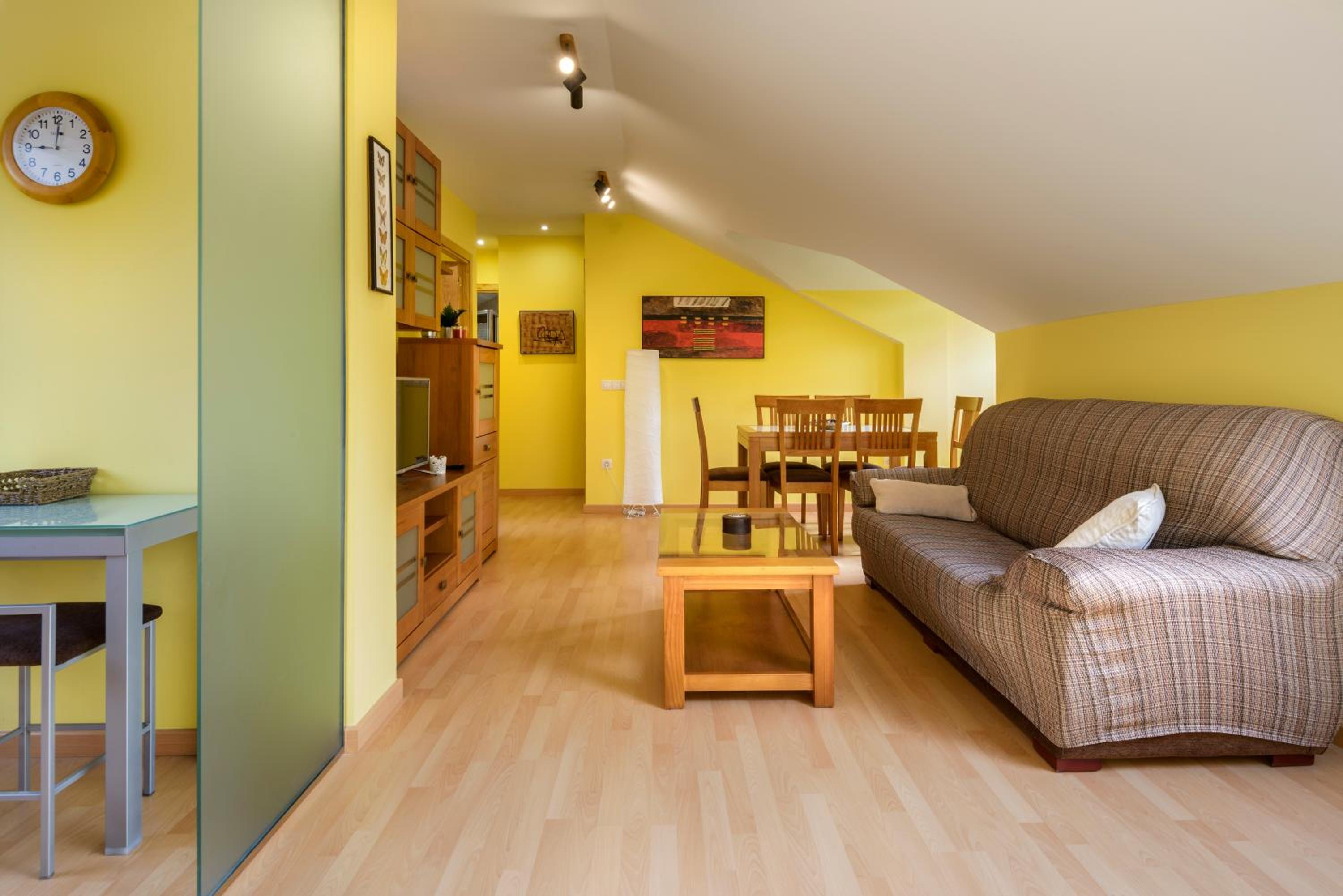 Three-Bedroom Apartment photo 2