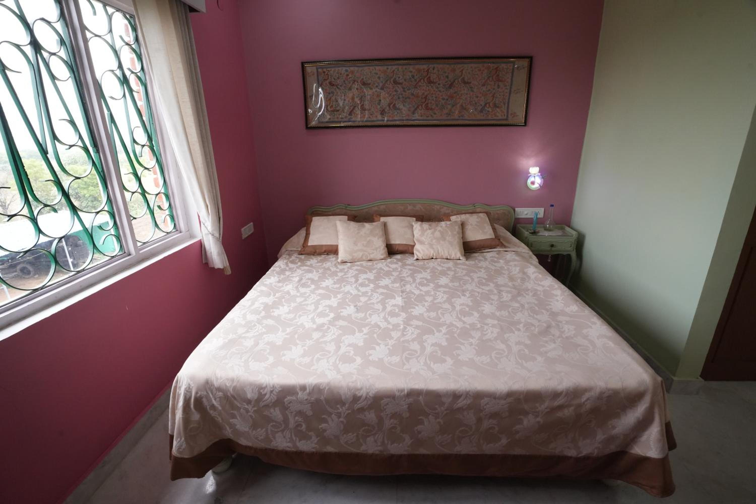Deluxe Double Room with Shower - Photo 3