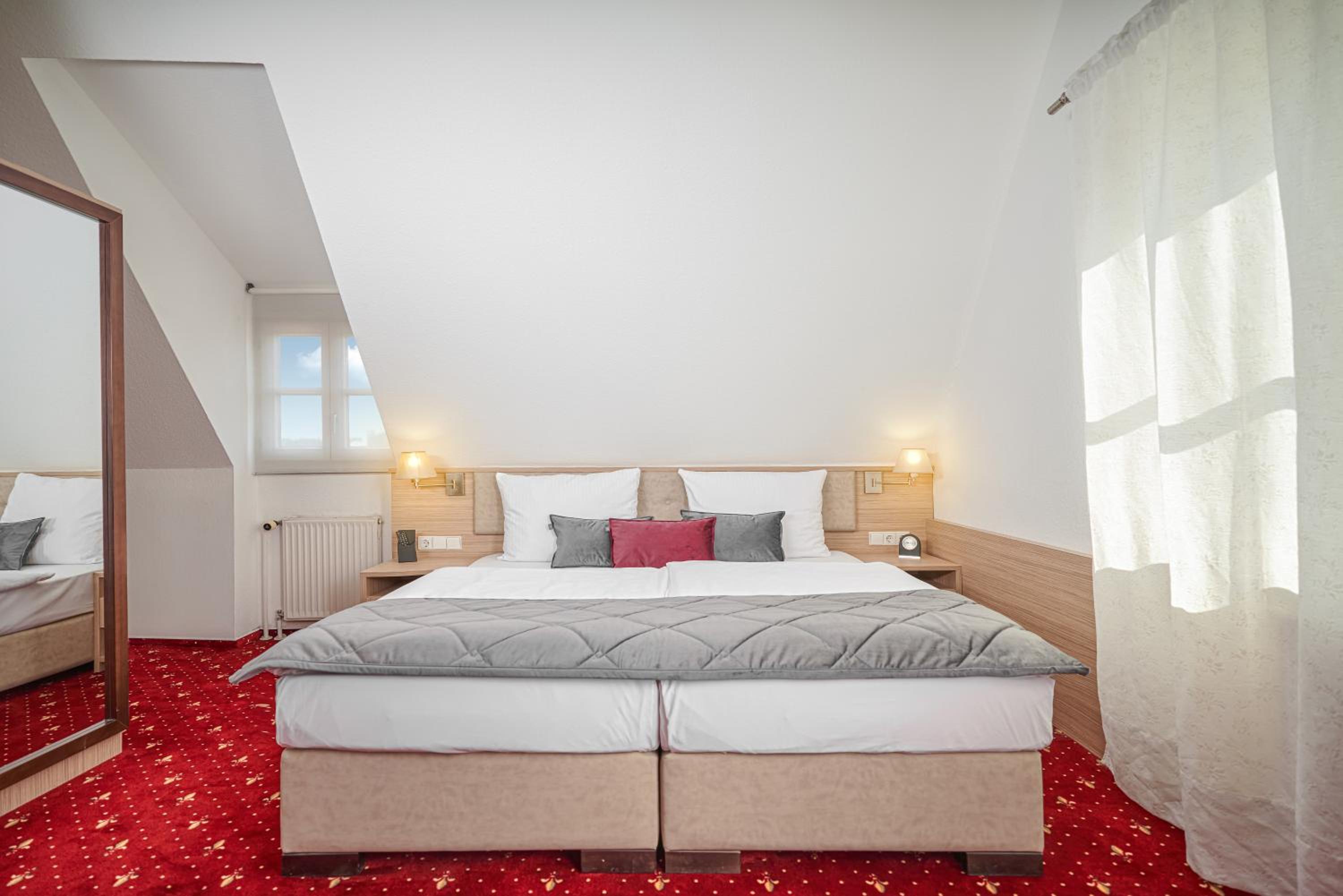 Double Room - Photo 5