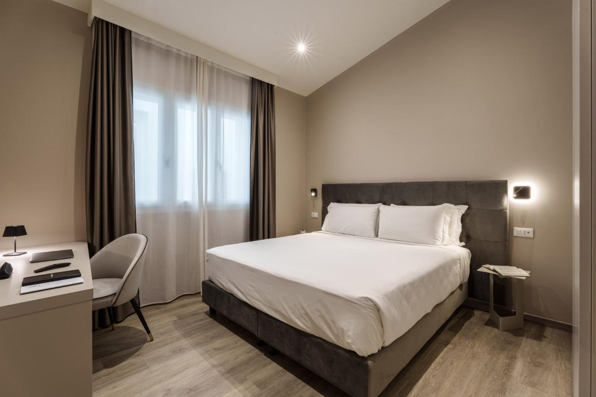 Superior Suite - Photo 1