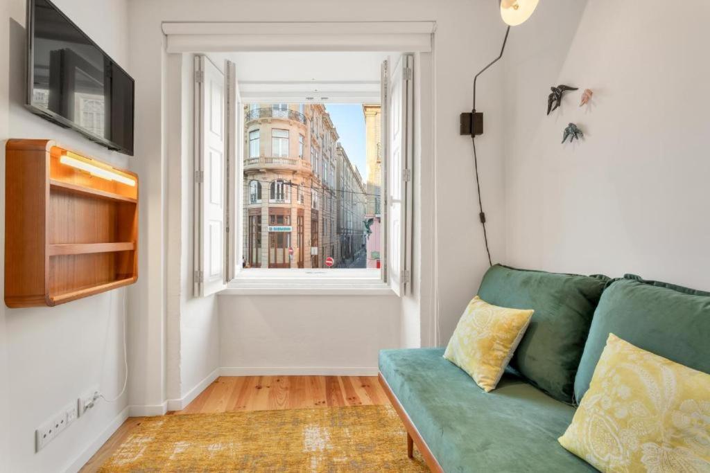 One-Bedroom Apartment - Photo 1