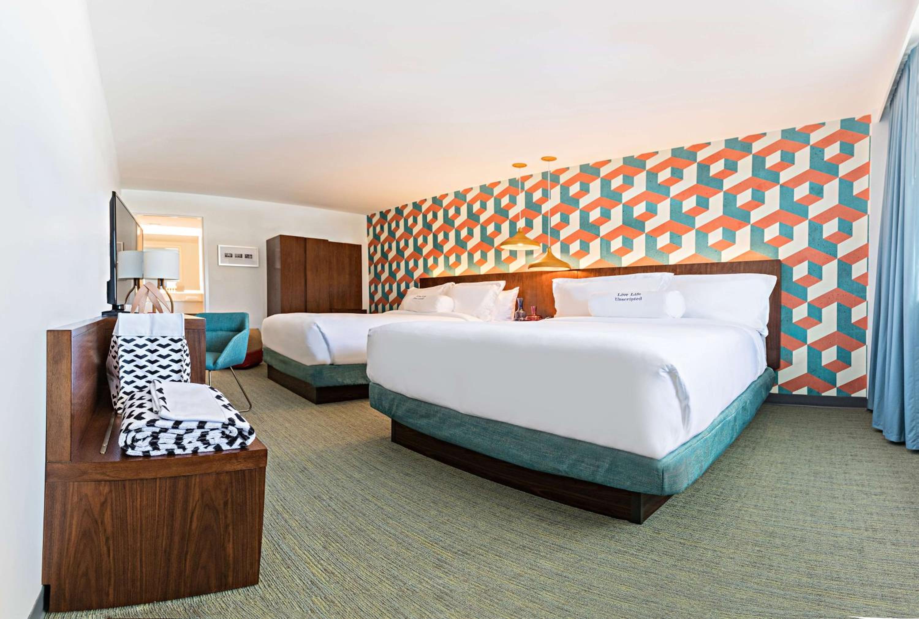 Queen Room with Two Queen Beds and Roll-In Shower - Mobility Access