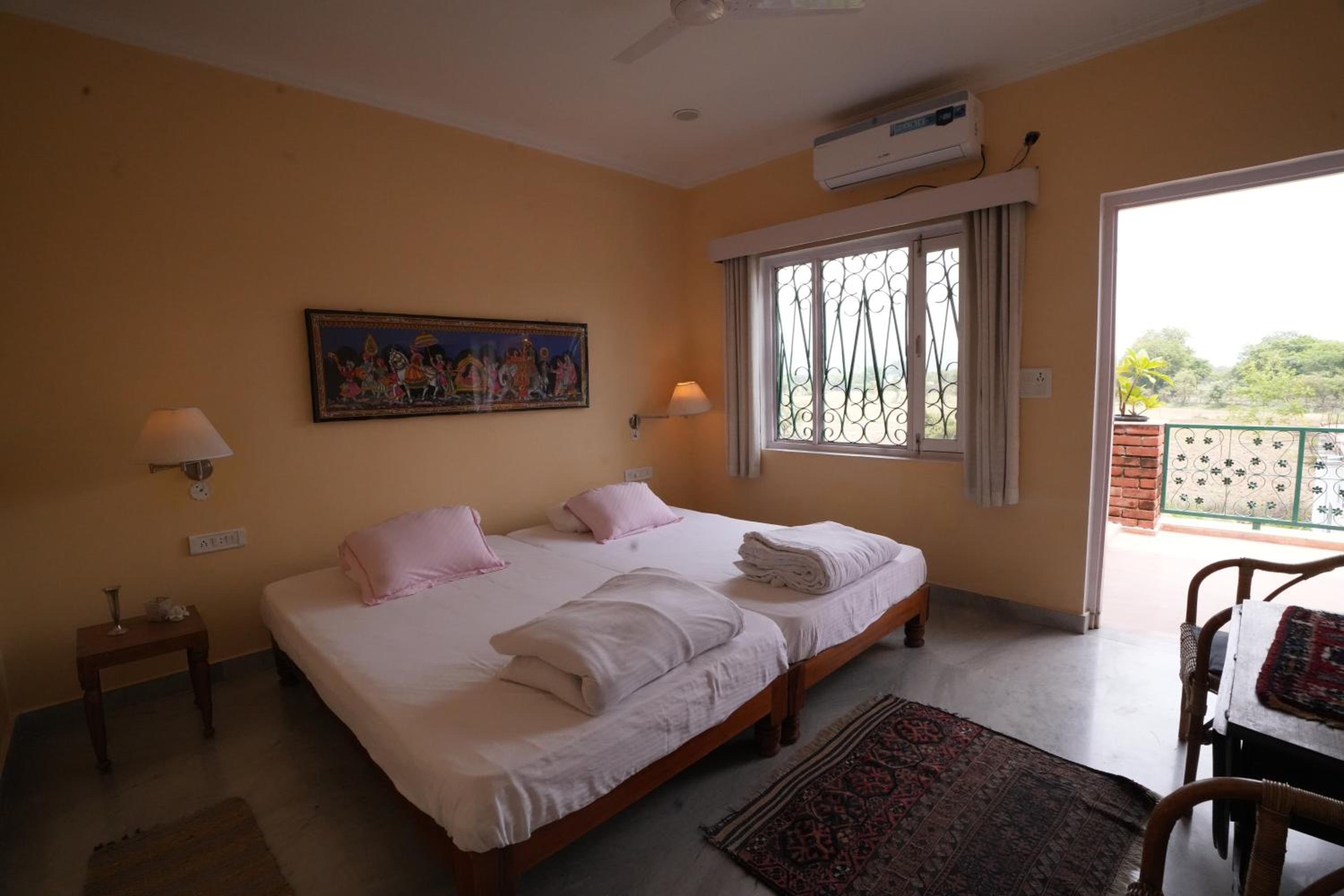 Twin Room with Balcony - Photo 1
