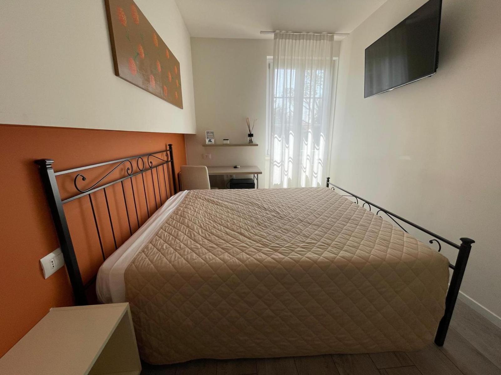 Small Double Room photo 2