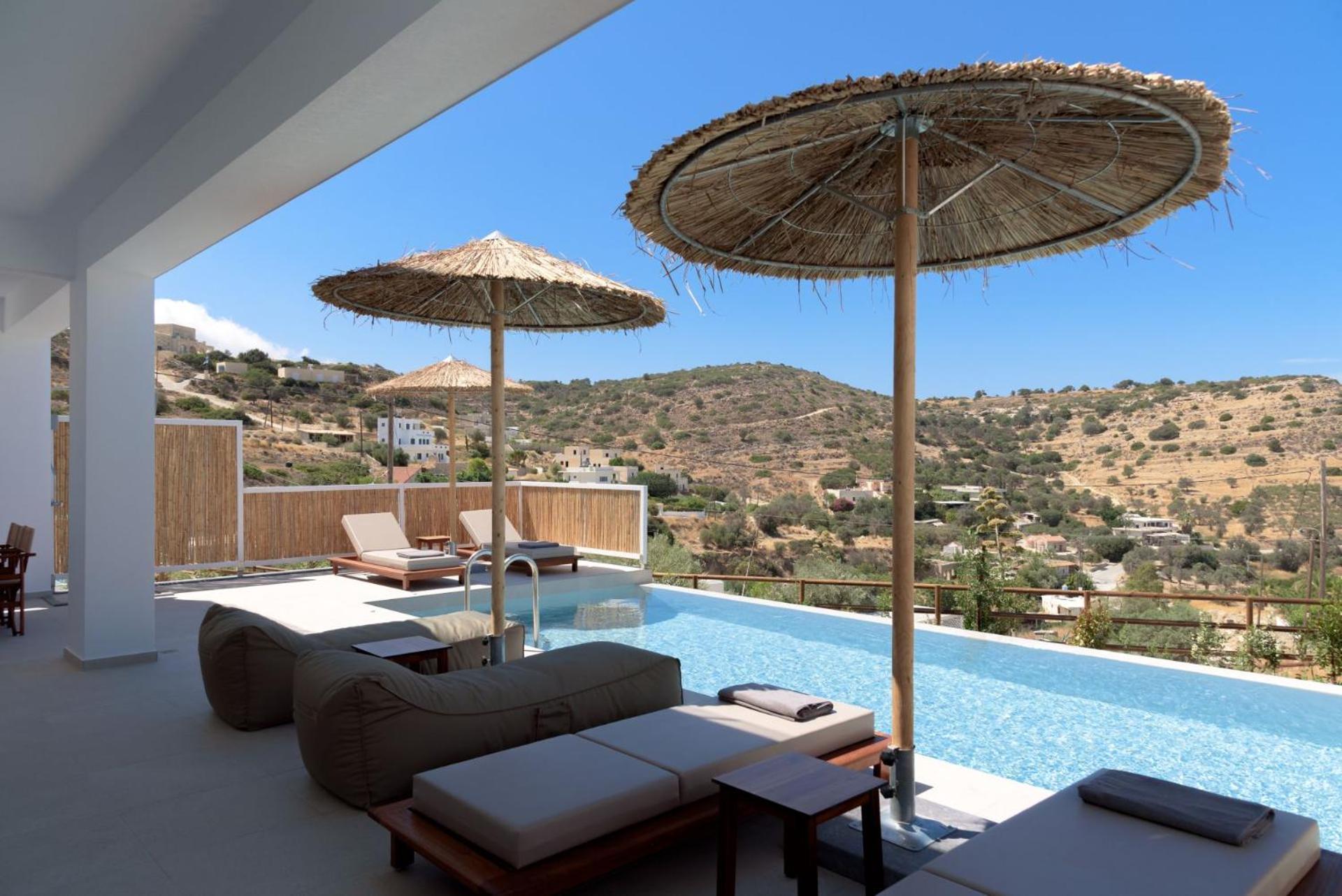 Three-Bedroom Villa photo 2