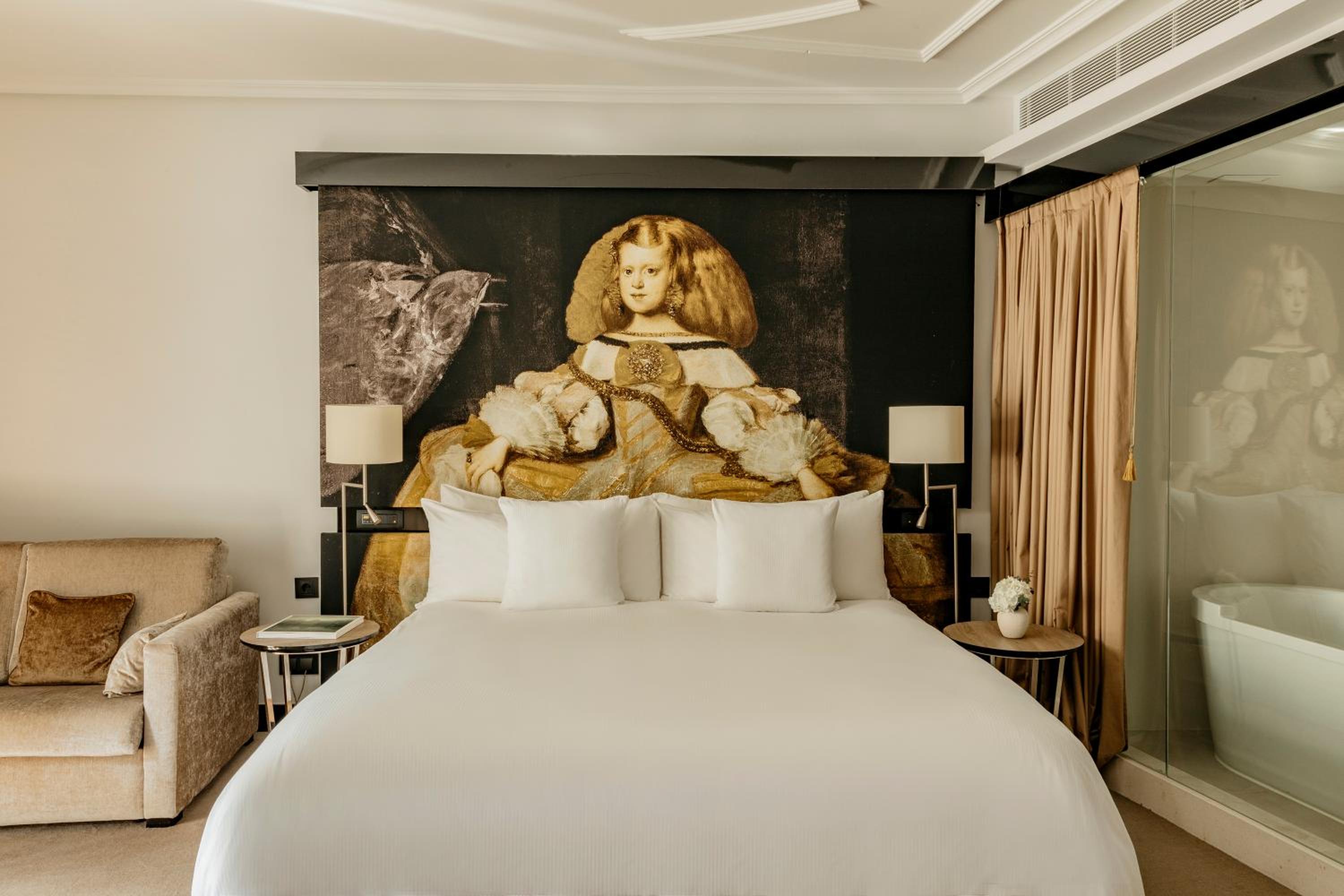 Junior Suite Red Level