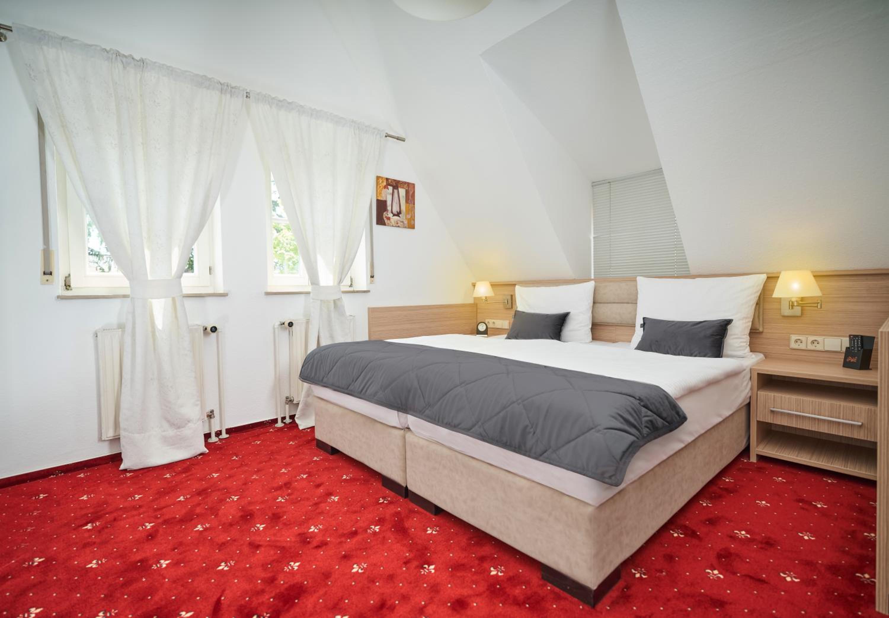 Double Room - Photo 11
