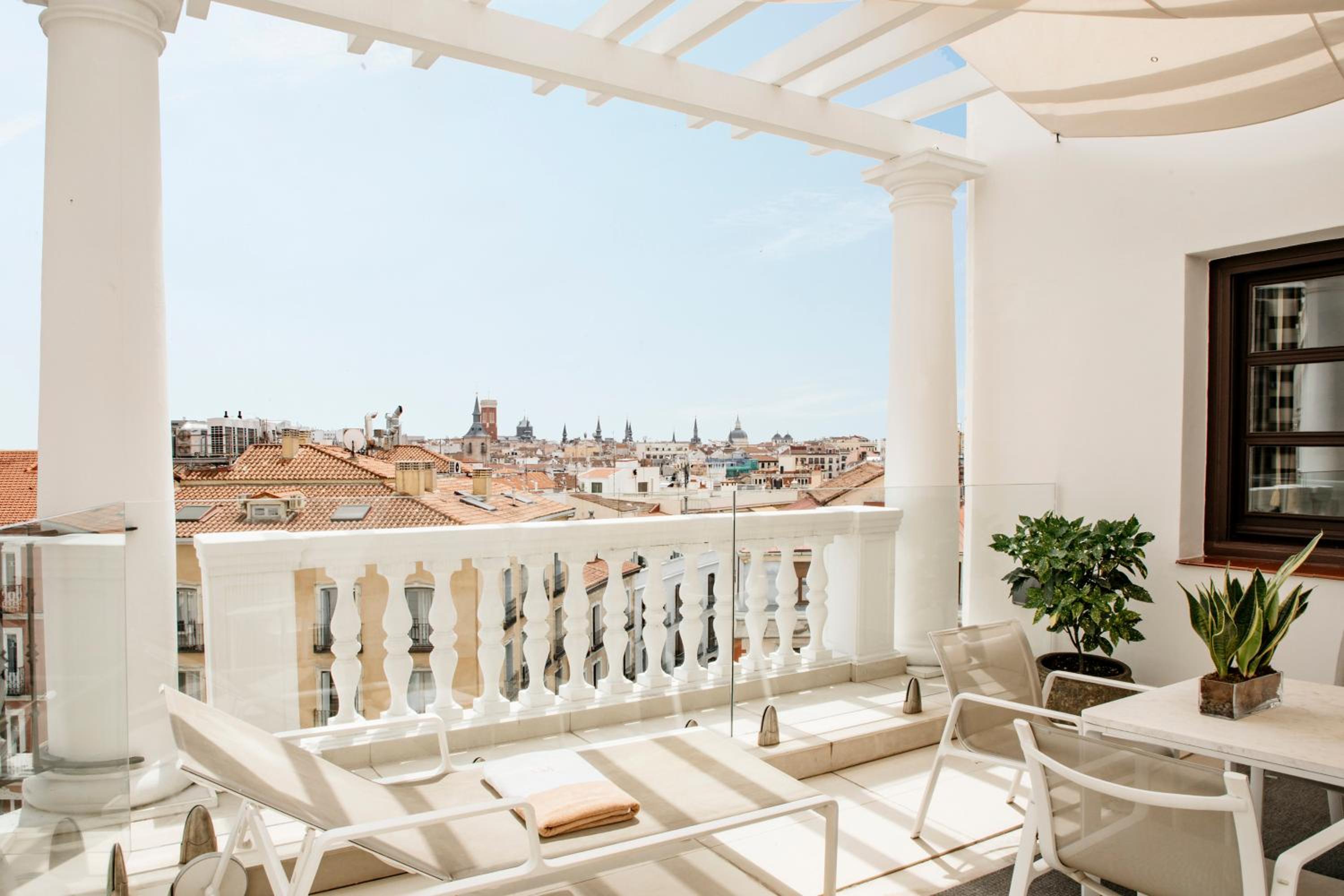Junior Suite with Terrace Red Level thumbnail 6