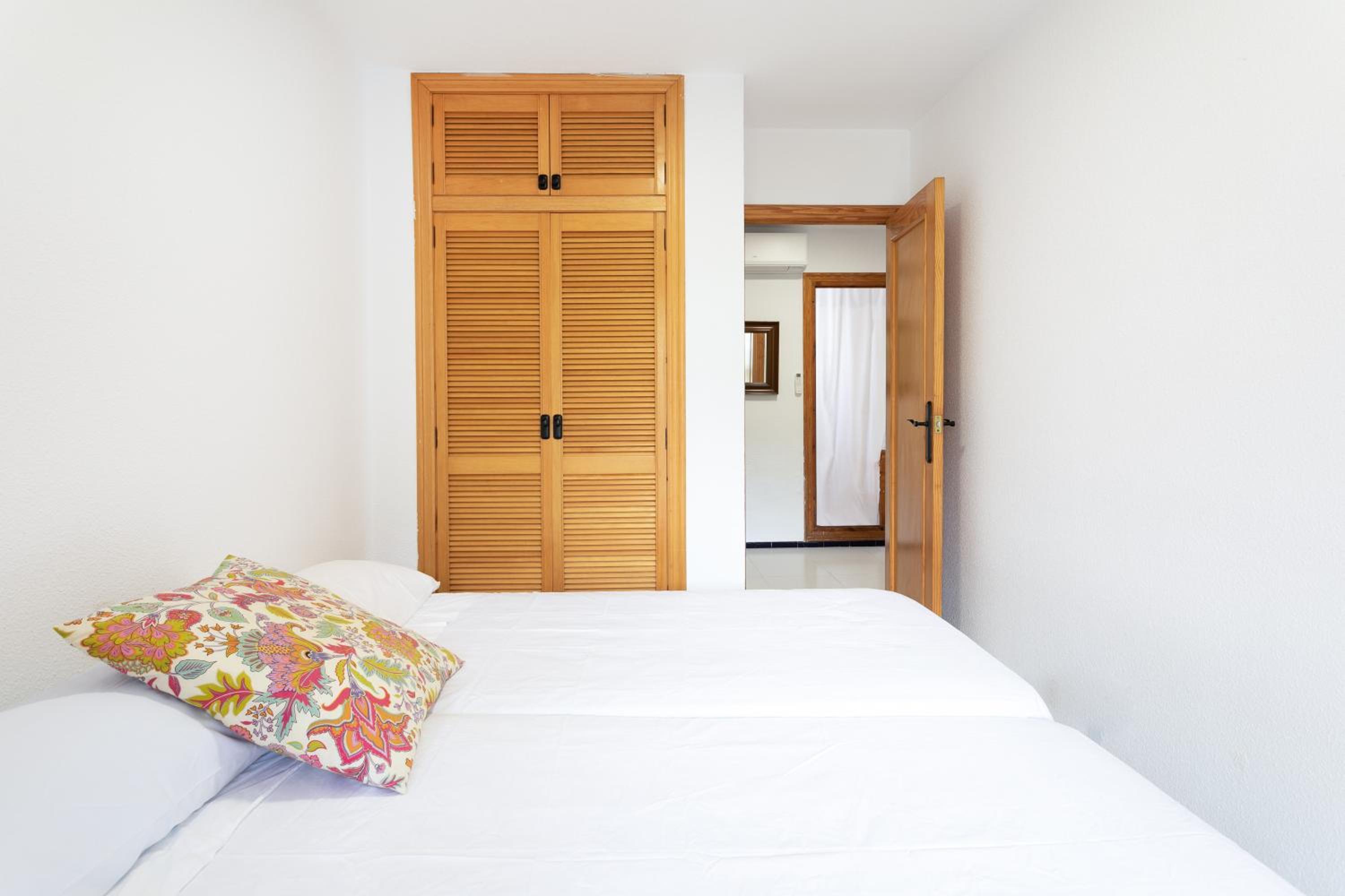 Three-Bedroom House photo 2