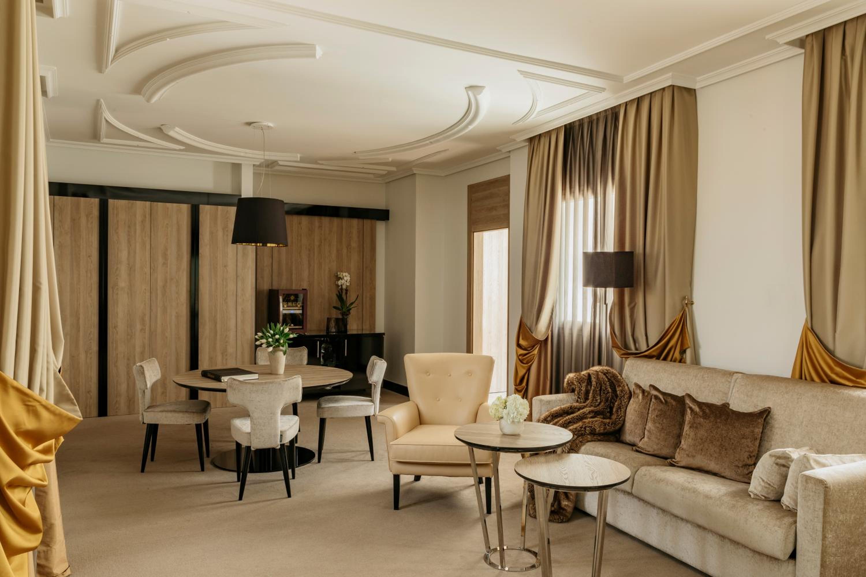 Master Suite Red Level
