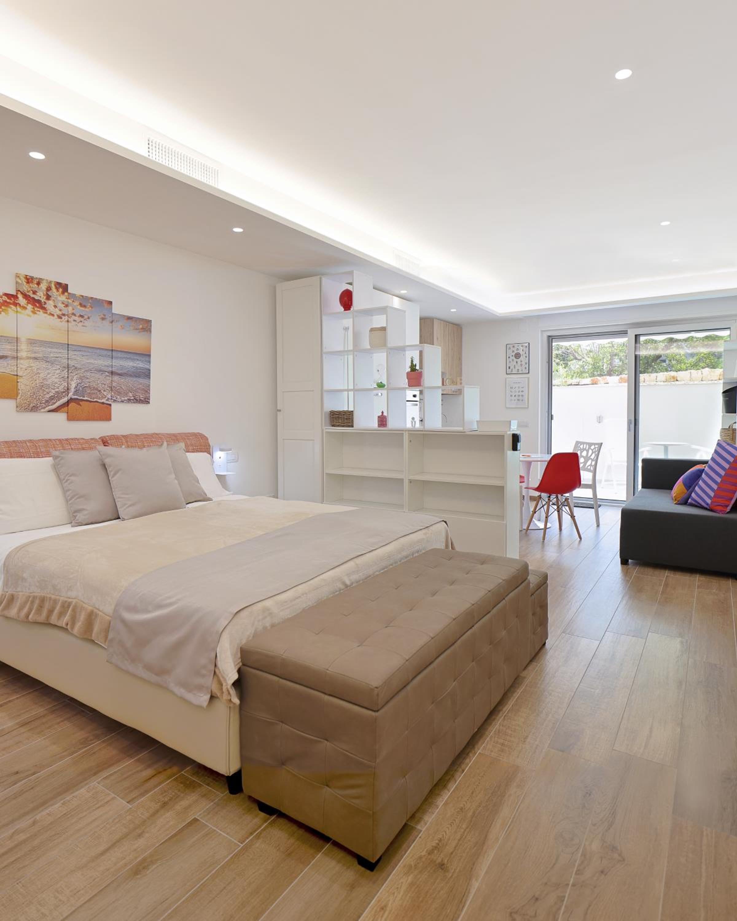 One-Bedroom Apartment