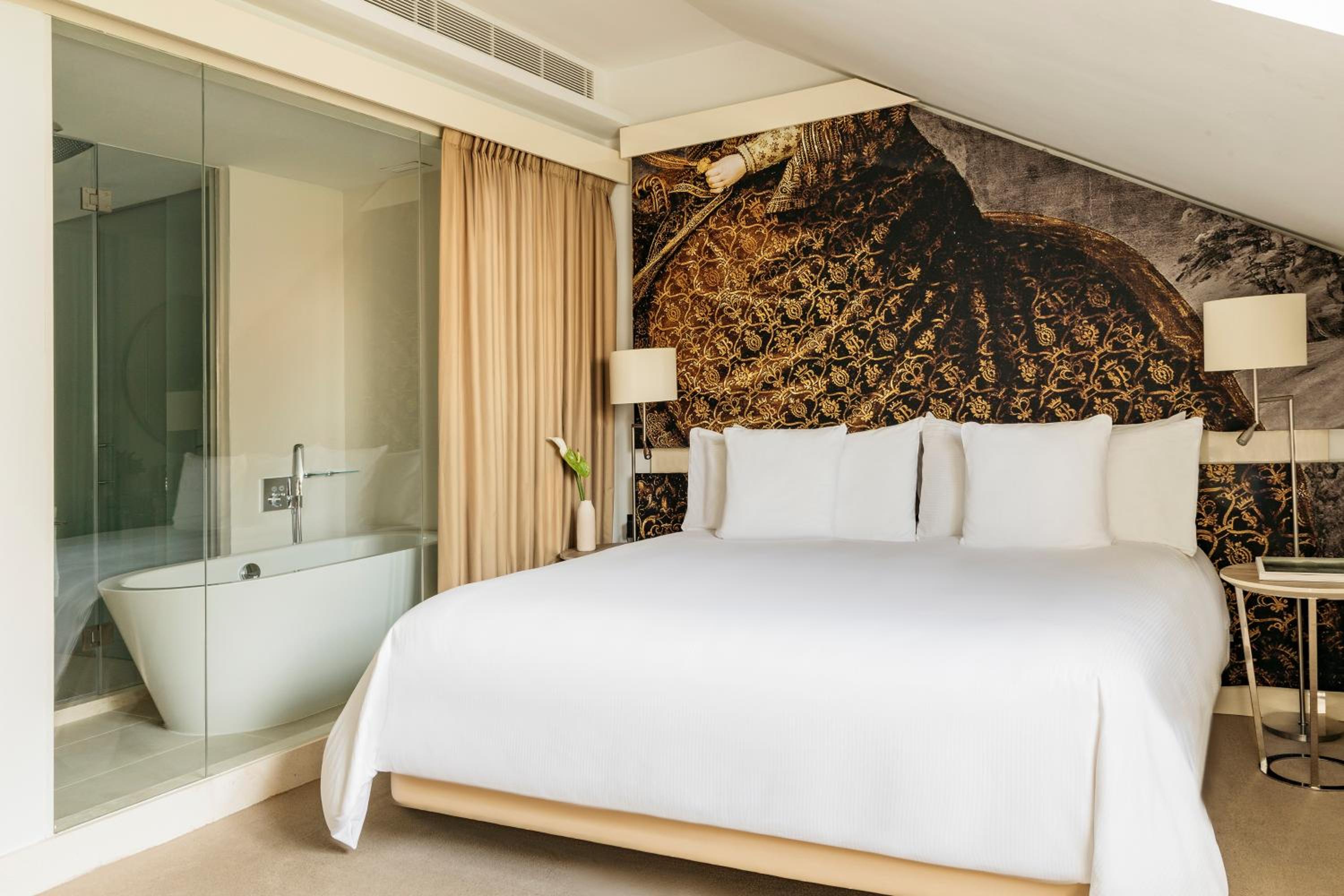 Three Bedroom Suite Red Level