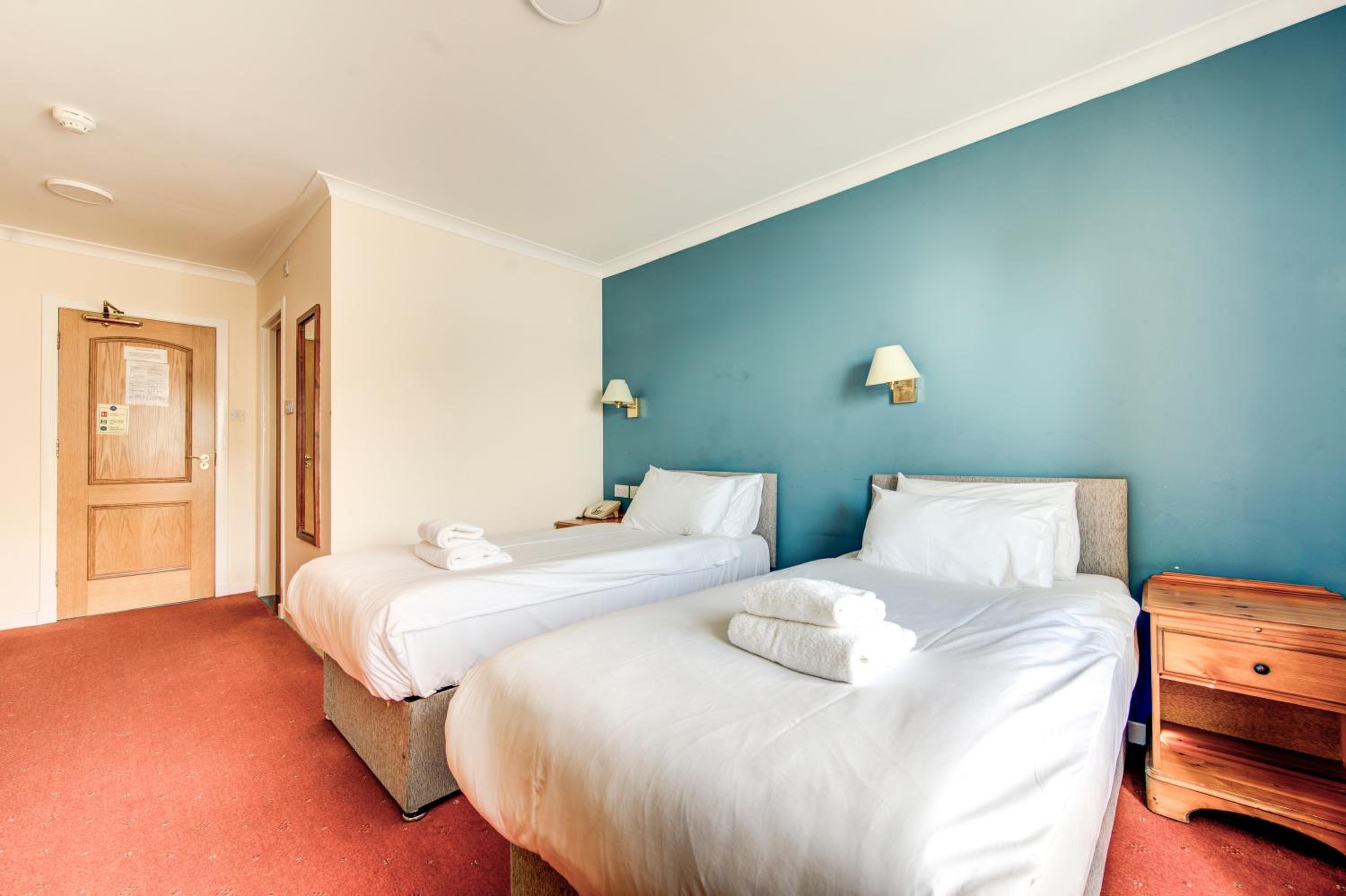 Twin Room with Loch View photo 3