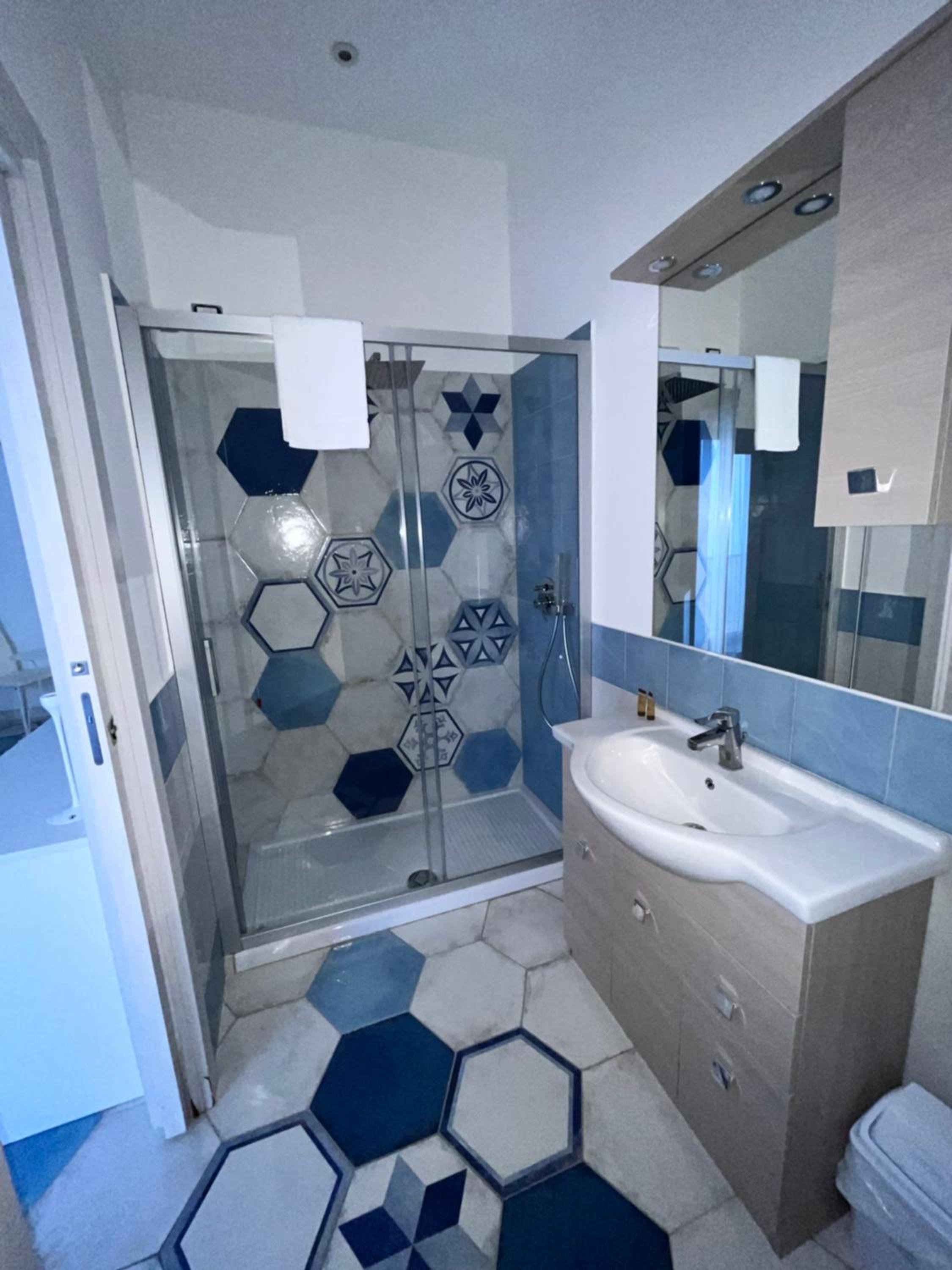 Standard Triple Room with Sea View photo 2
