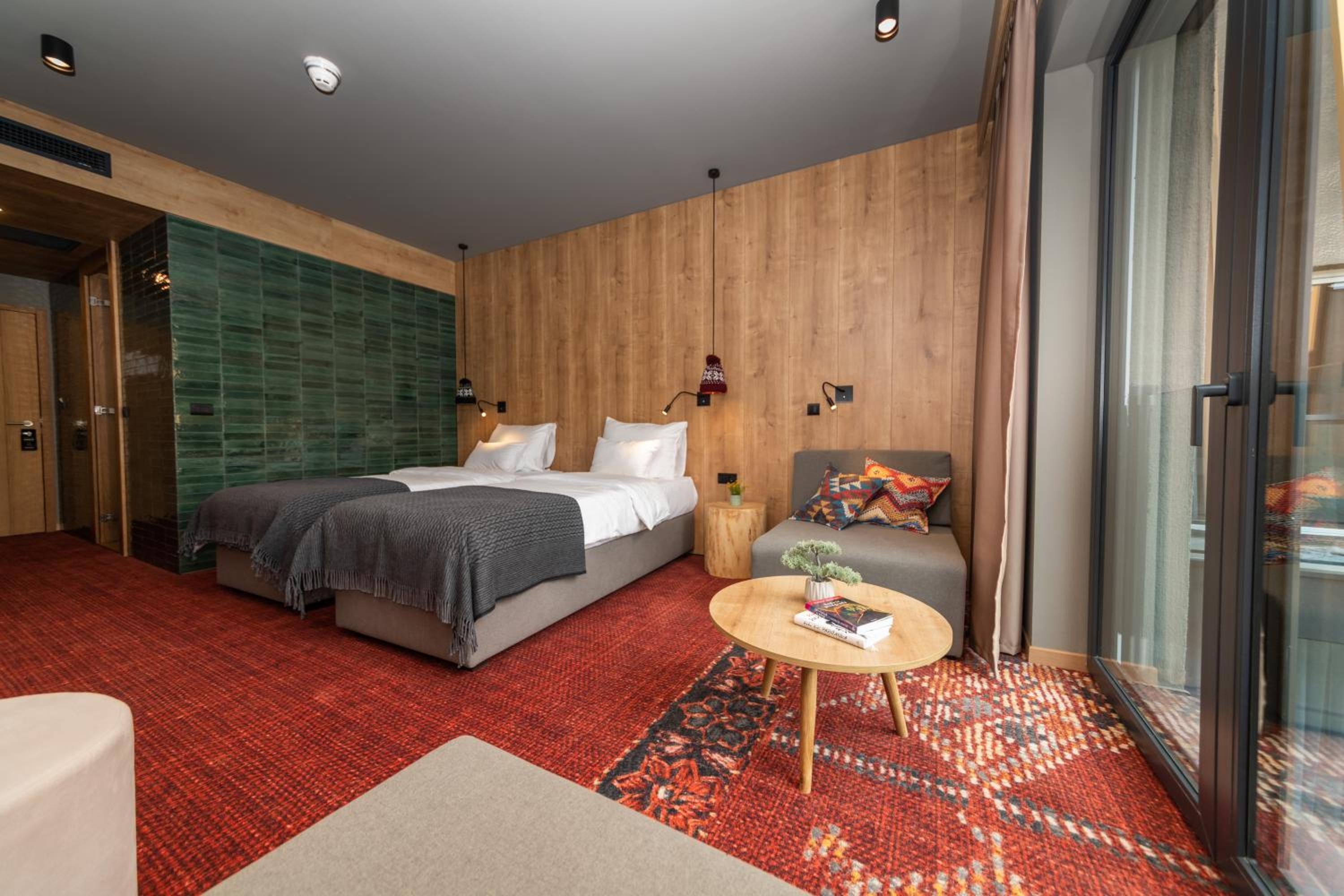 Superior Room Street View photo 3