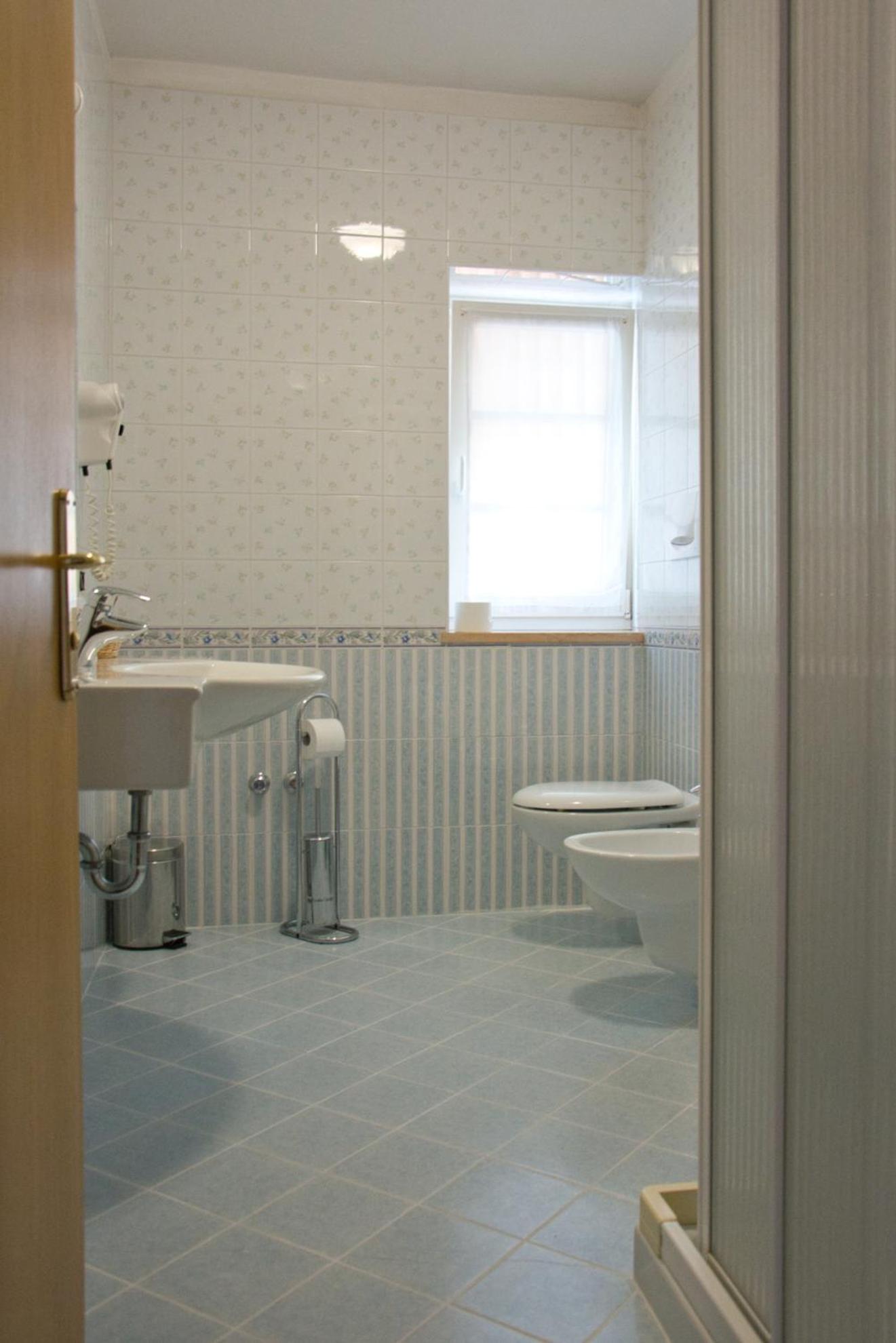 Queen Room photo 3