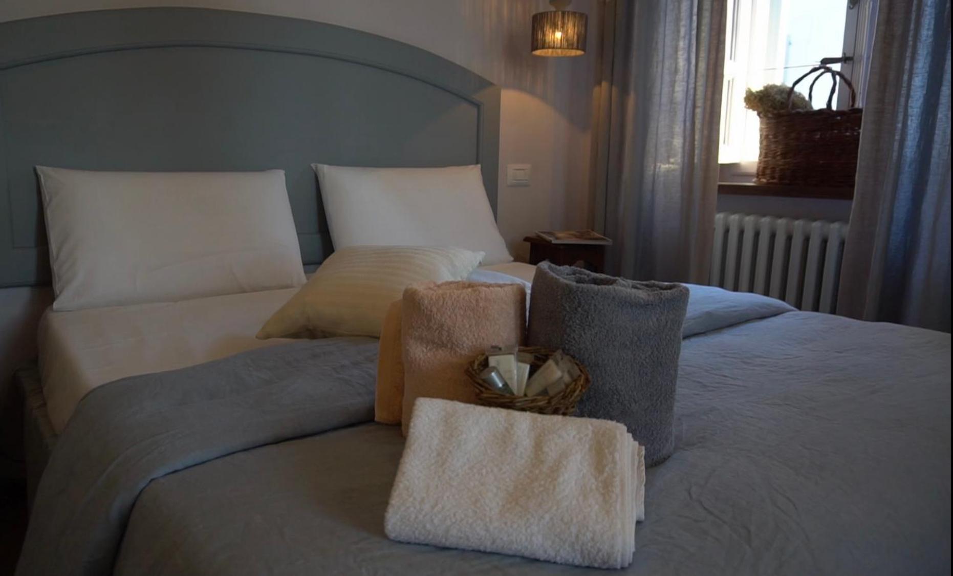 Large Double Room photo 2