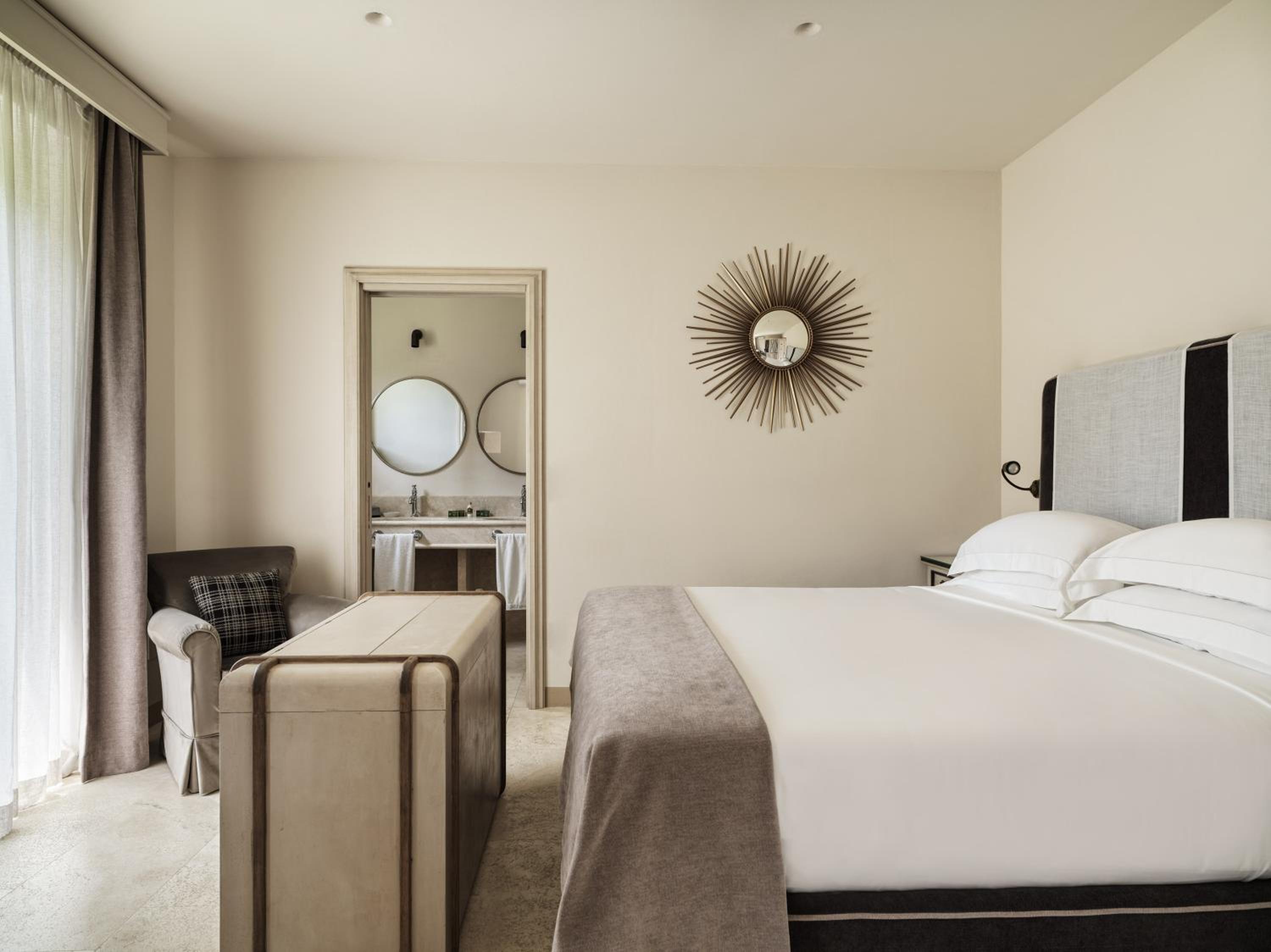 Deluxe Double Room - Photo 8