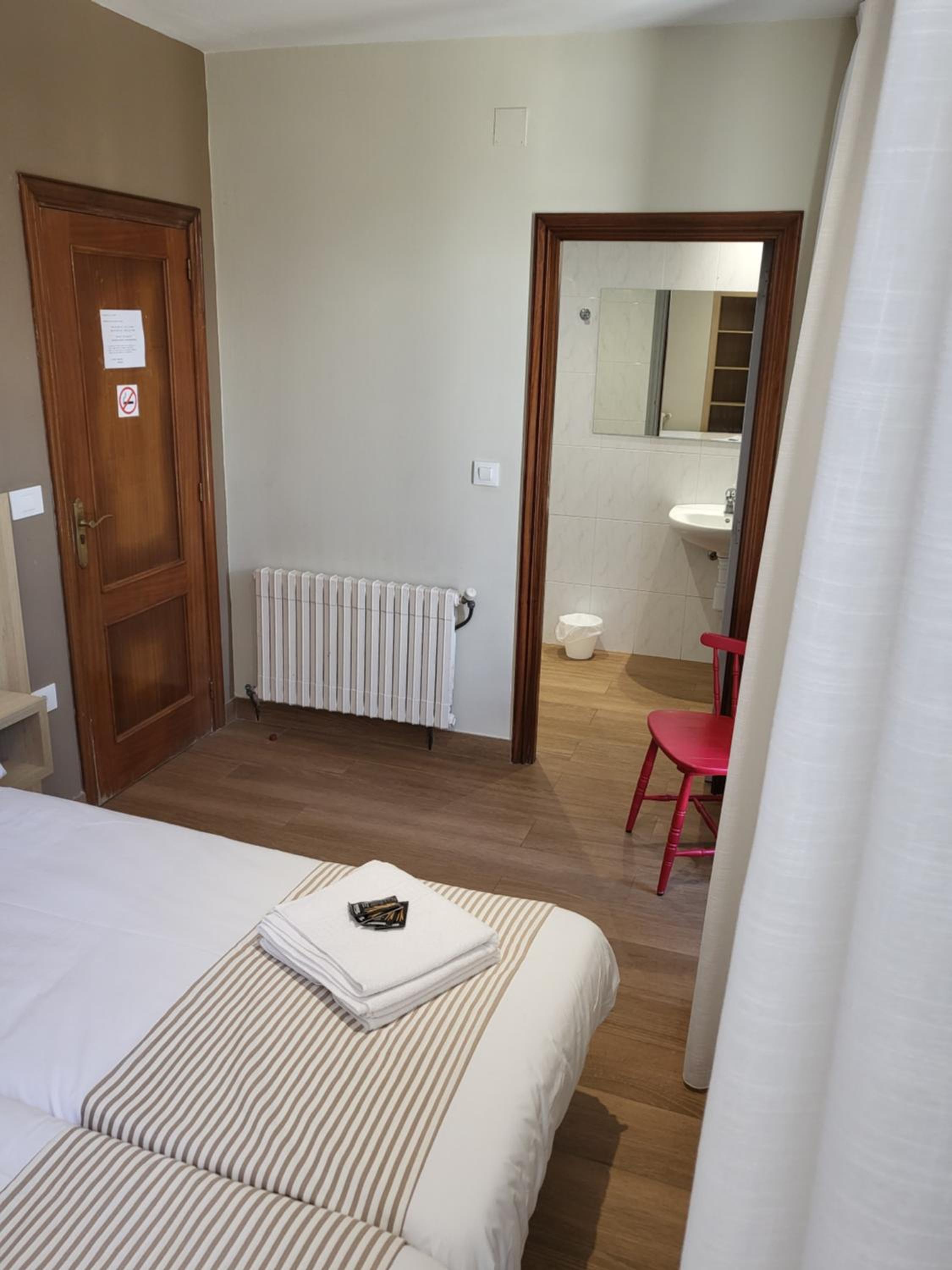 Deluxe Double Room with Extra Bed photo 3