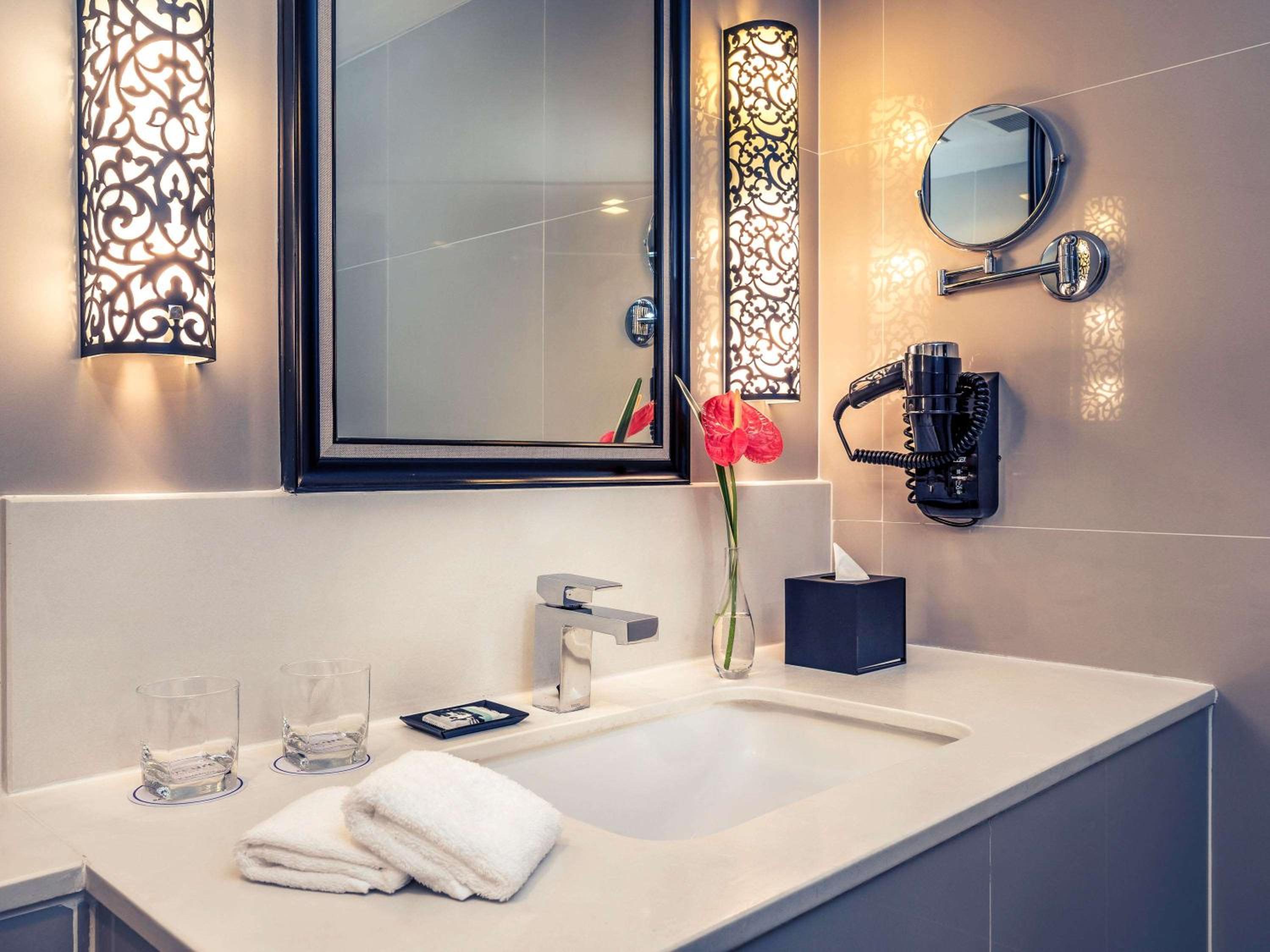 Deluxe Twin Room with Bathtub  photo 3