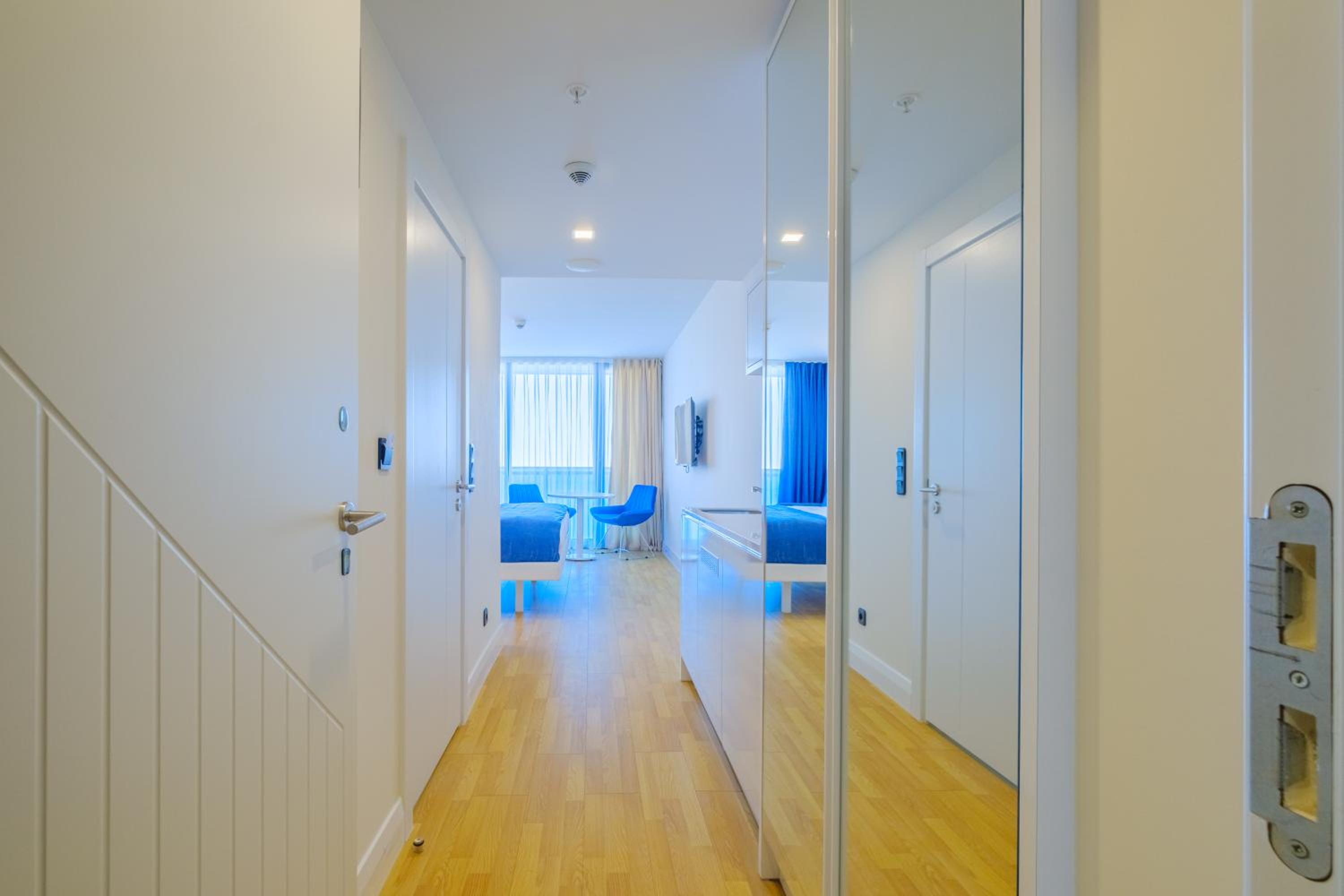 Superior Double Room with Sea View - Photo 3