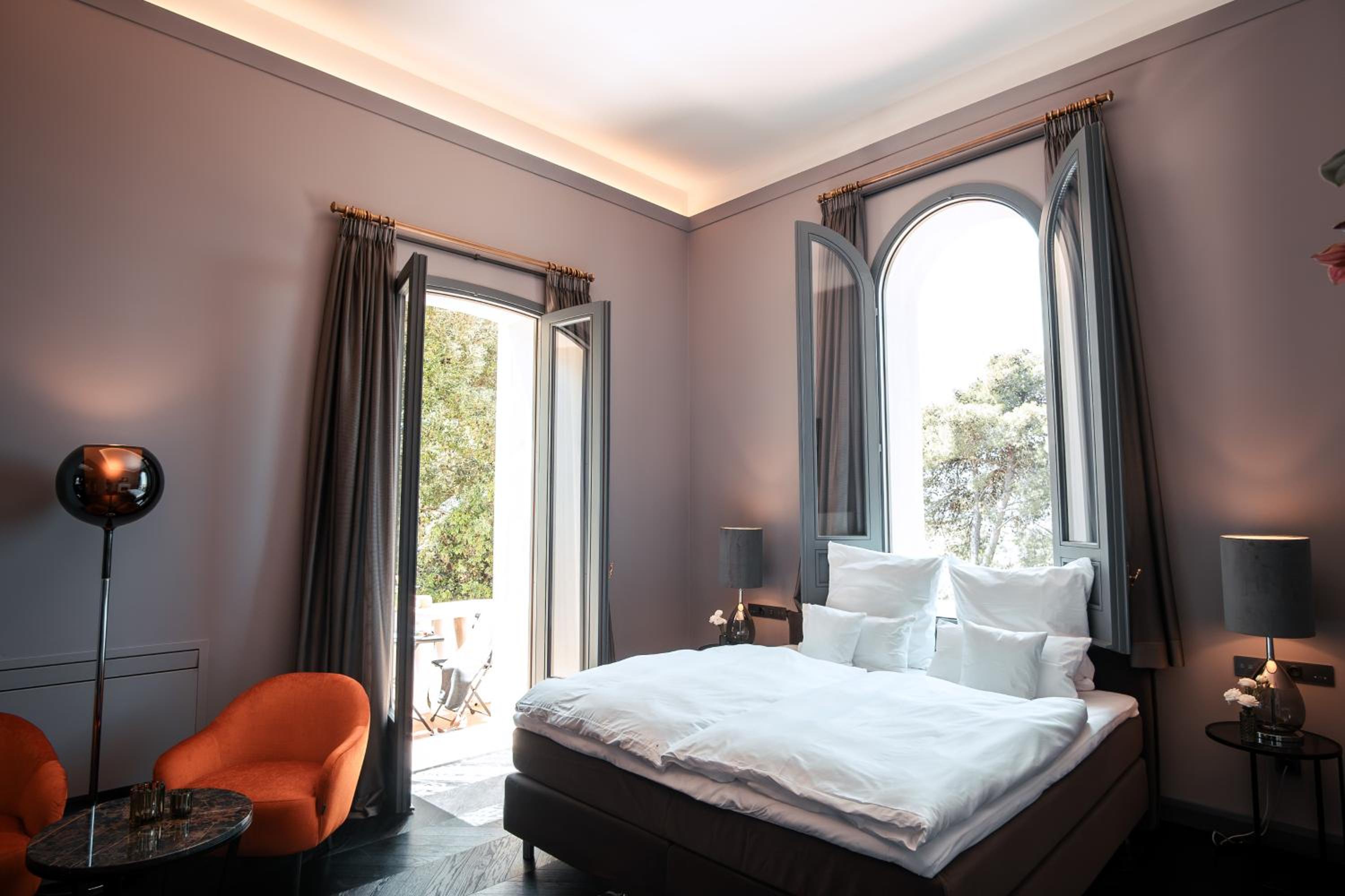 Double or Twin Room with Private Bathroom - Photo 1