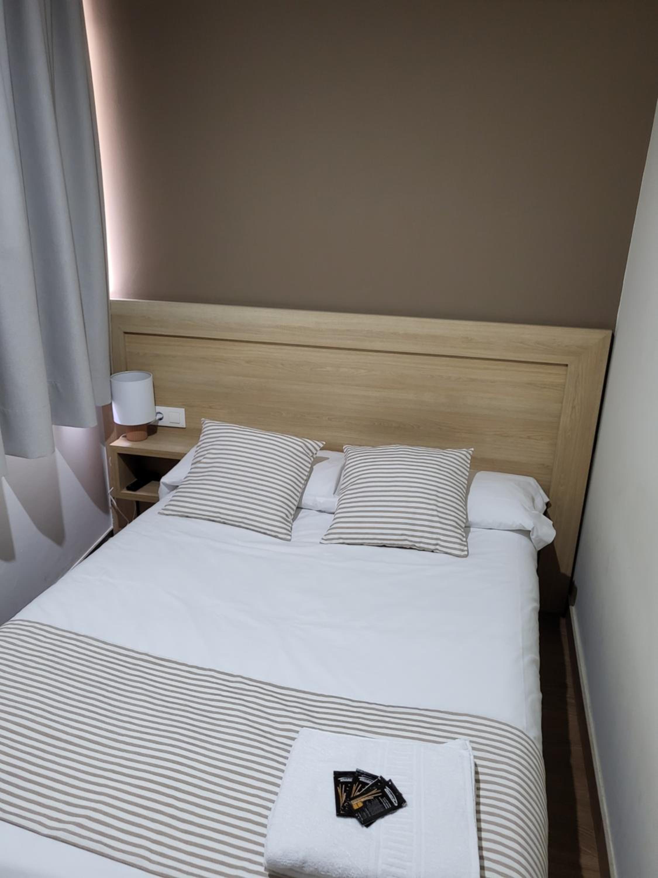 Single Room with Private Bathroom photo 3