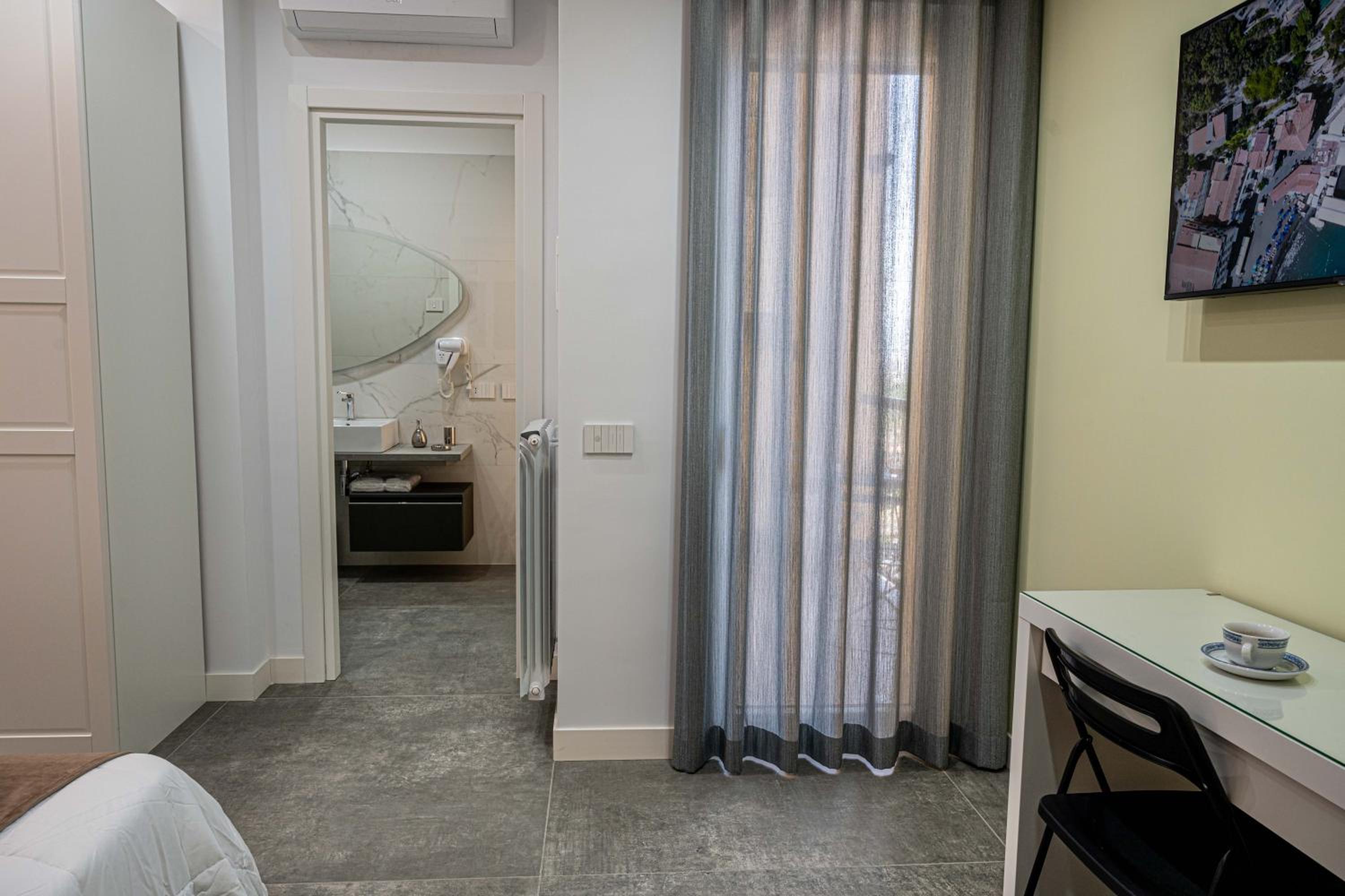 Large Double Room