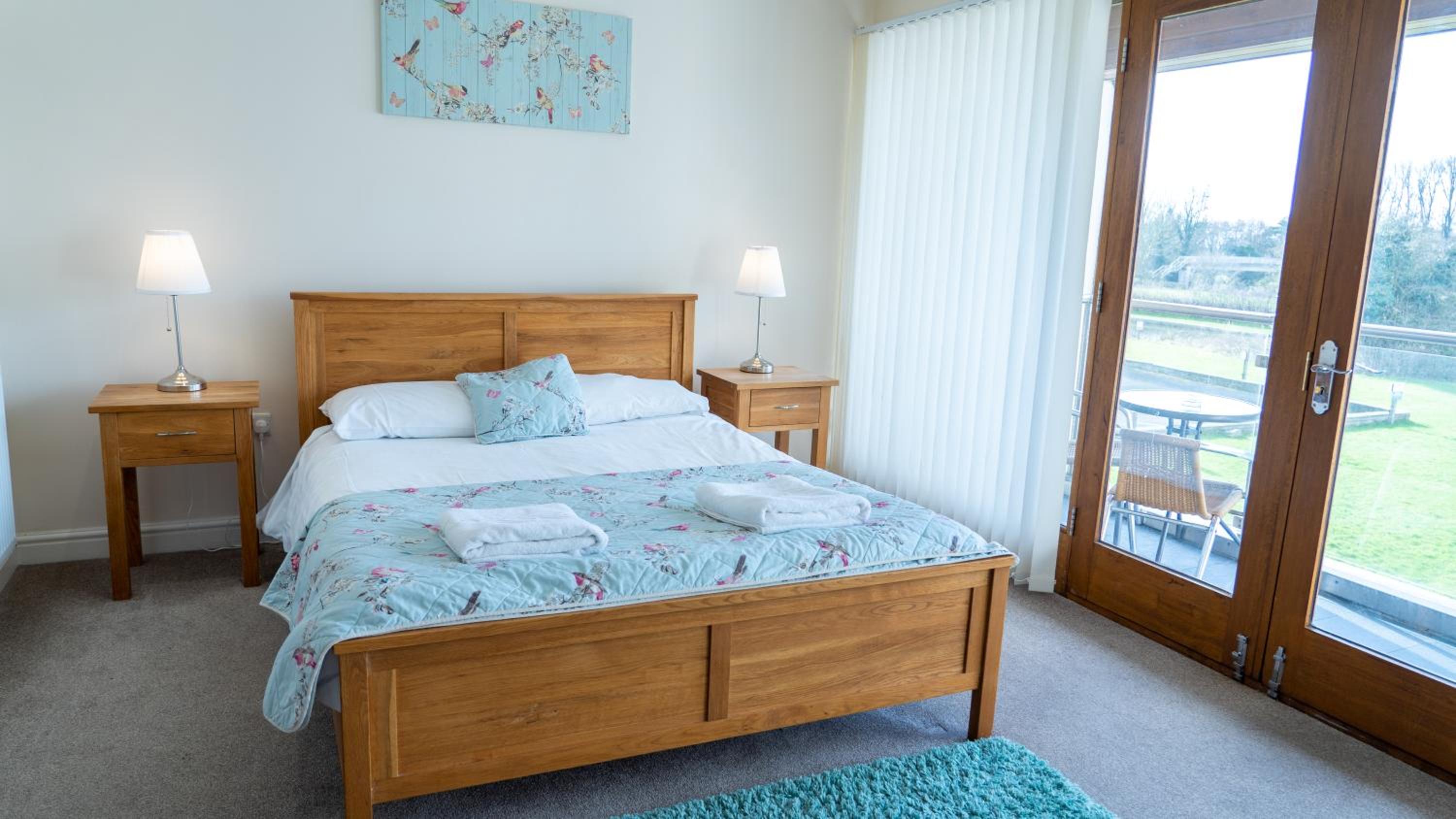 3 Bedroom Dog Friendly Marina View Apartment (S)