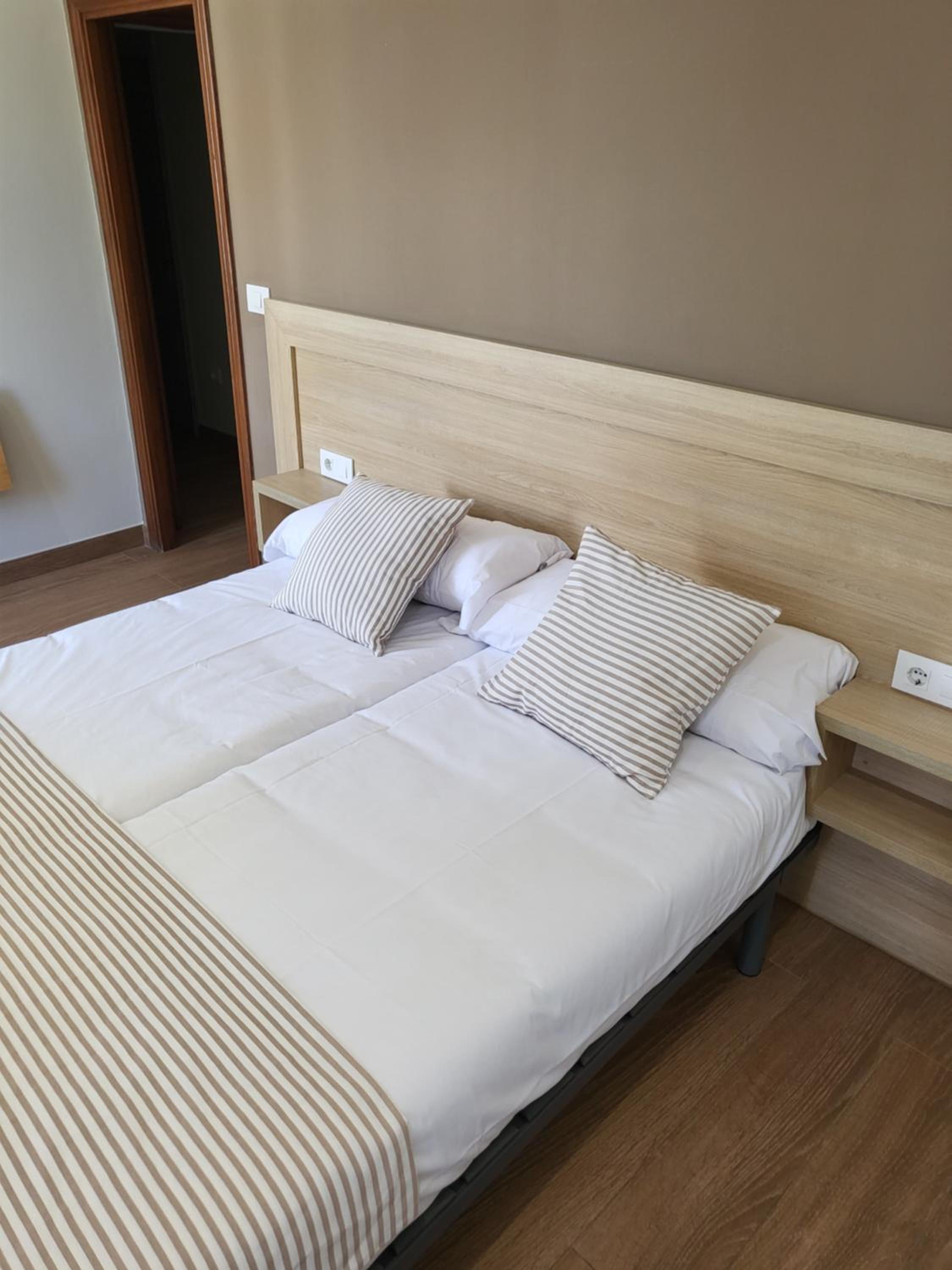 Deluxe Double Room with Balcony photo 2