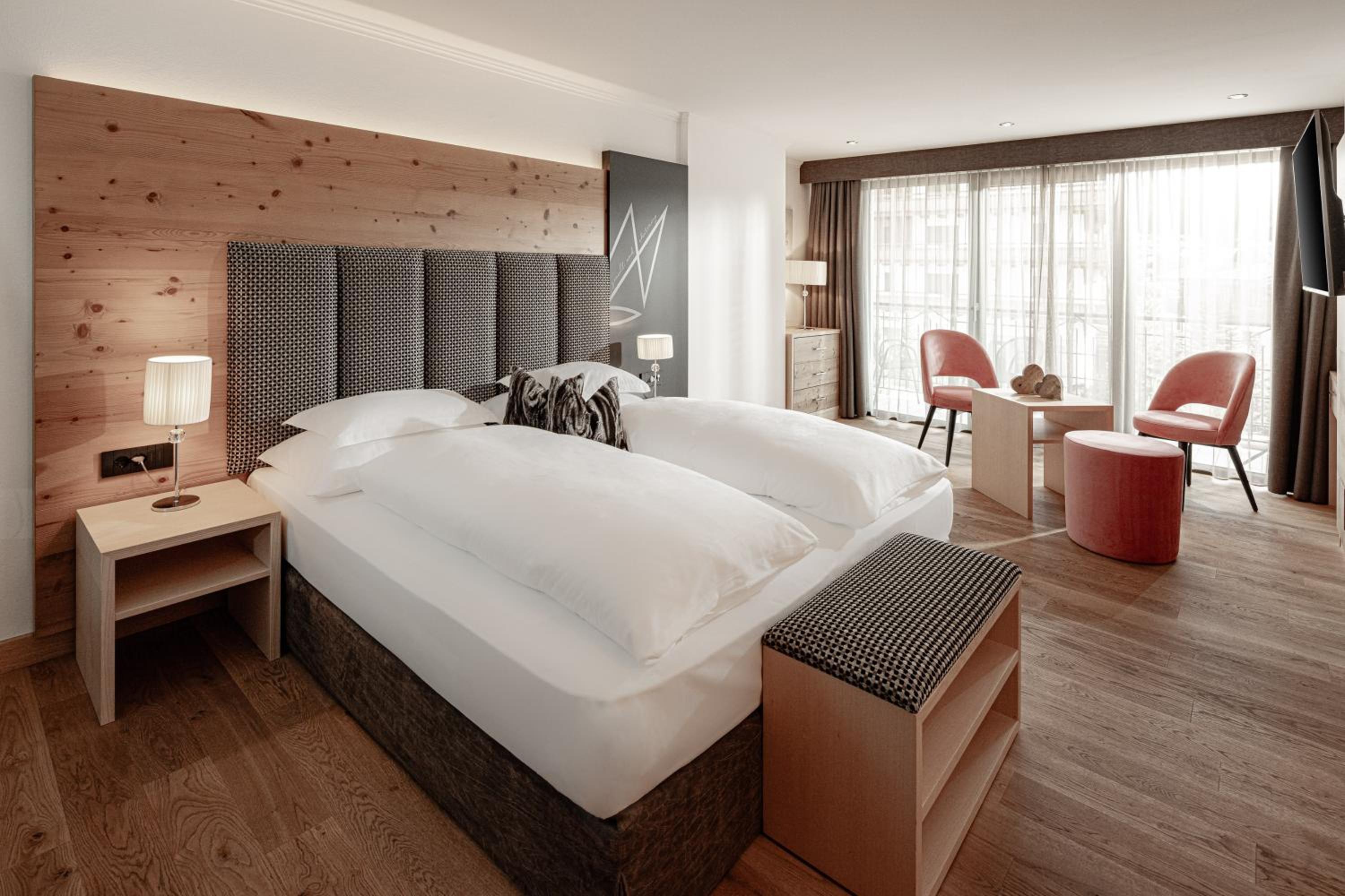 Deluxe Room - Photo 1
