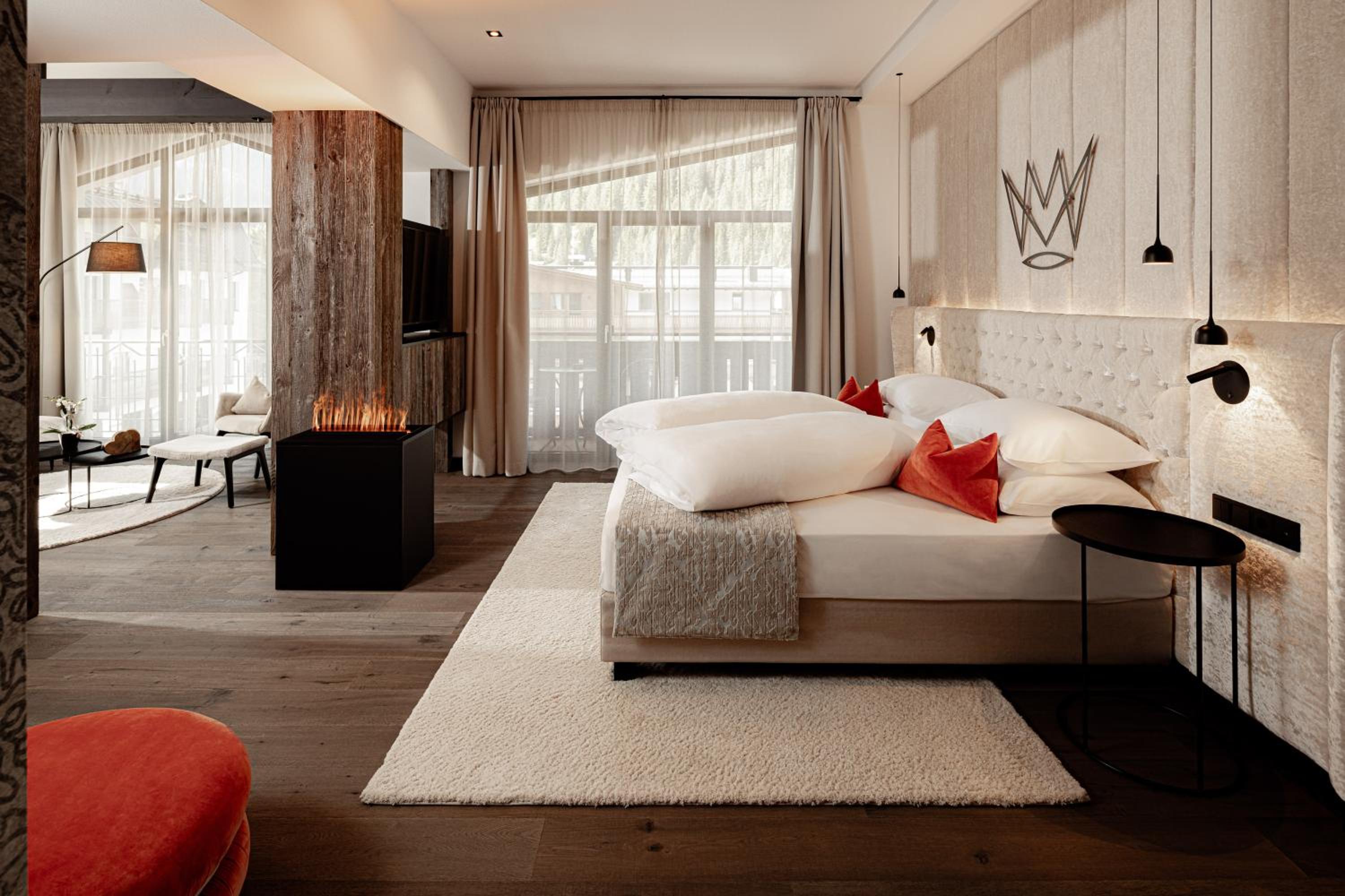 King Suite with Balcony - Photo 1