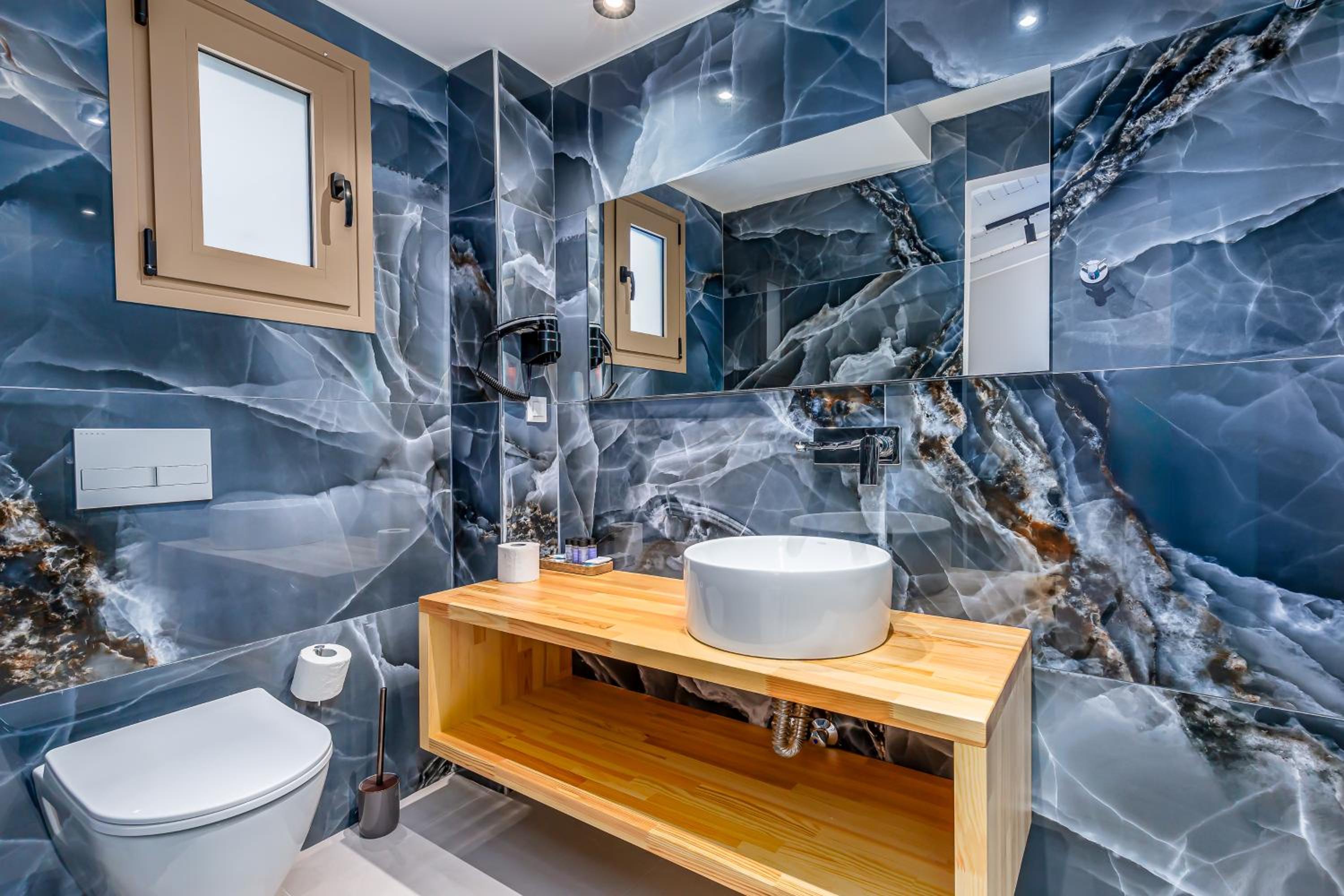Junior Suite with Sea View - Photo 18