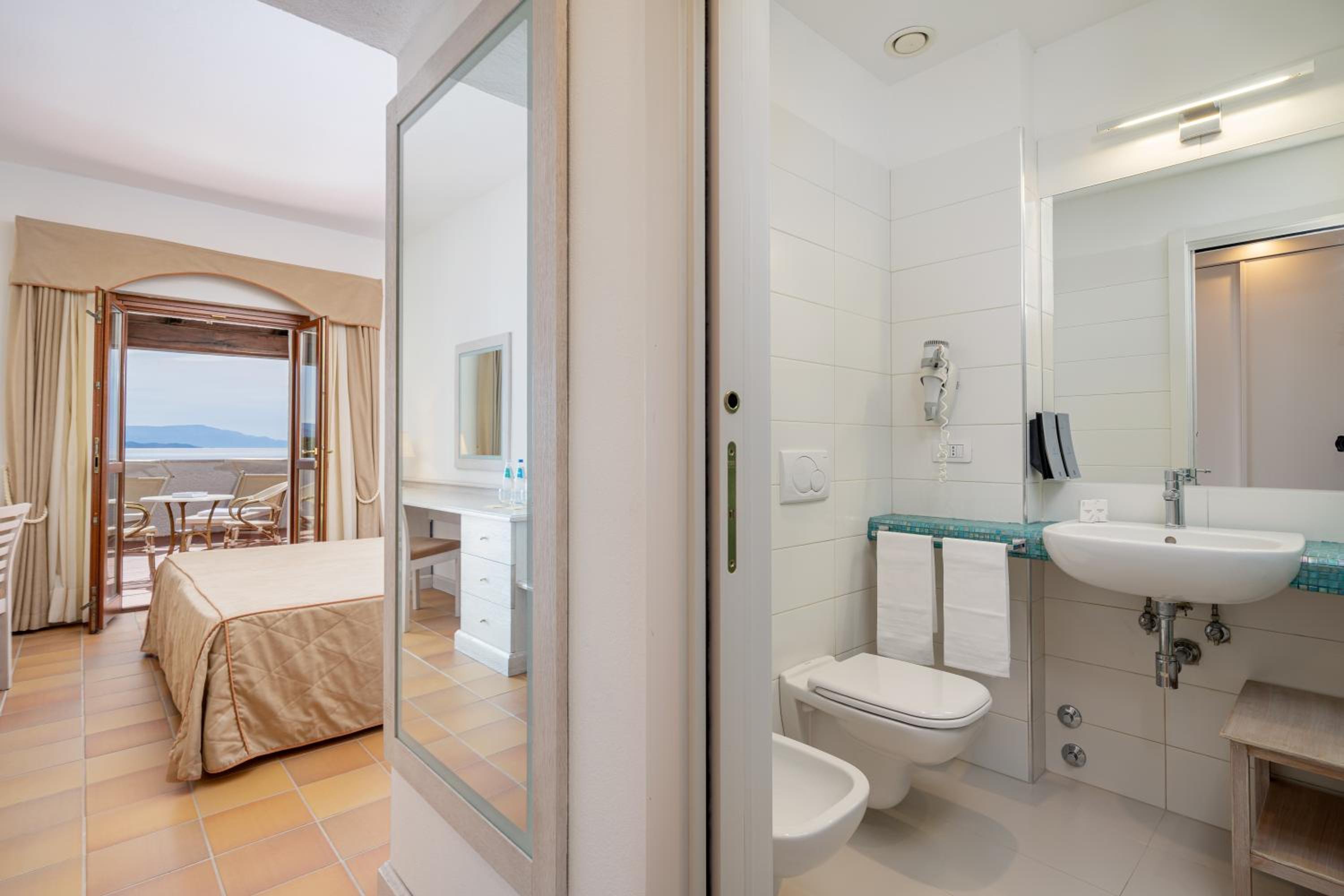 Double Room With Sea View - Photo 2