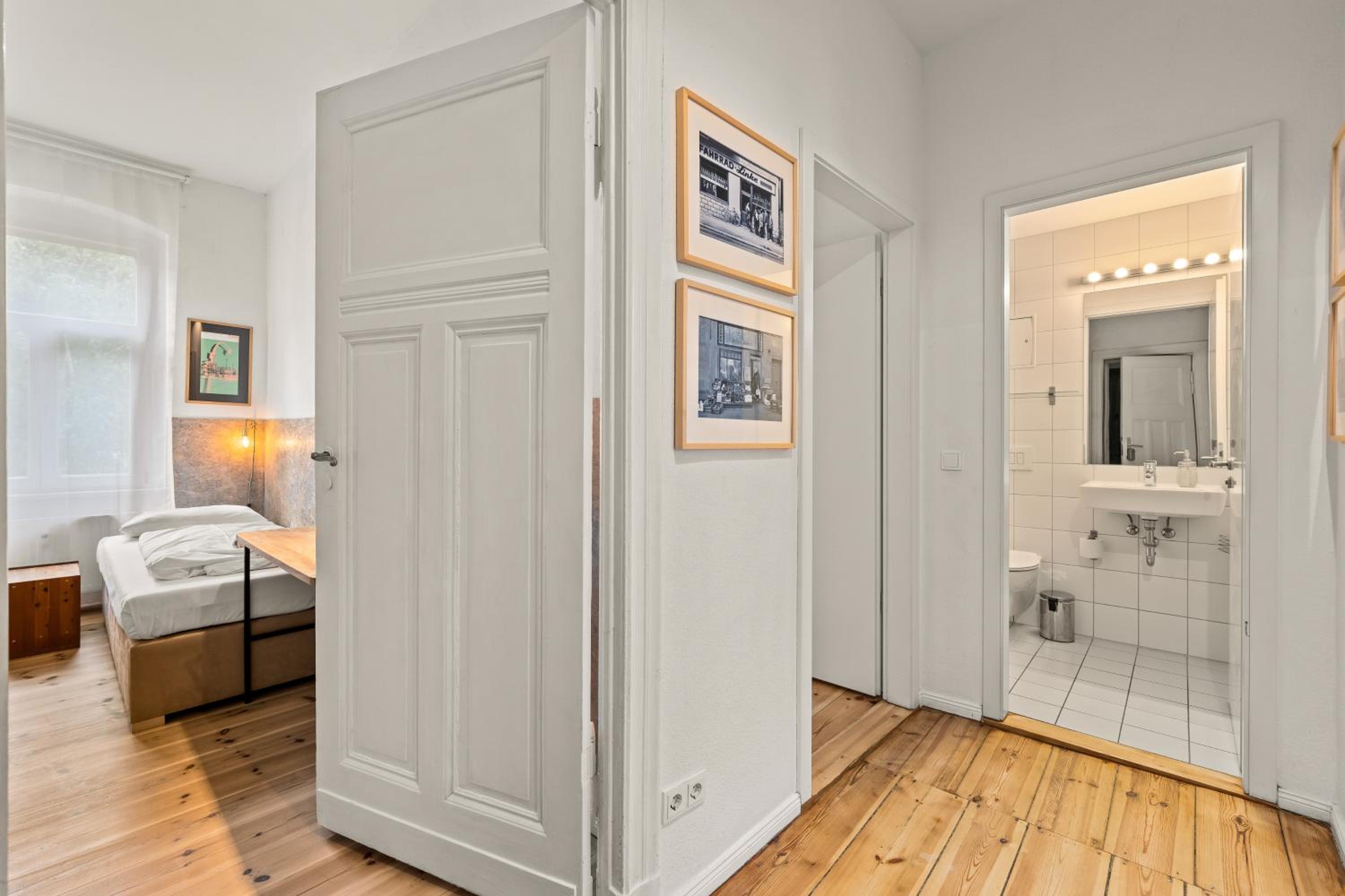 Apartment 9 photo 2