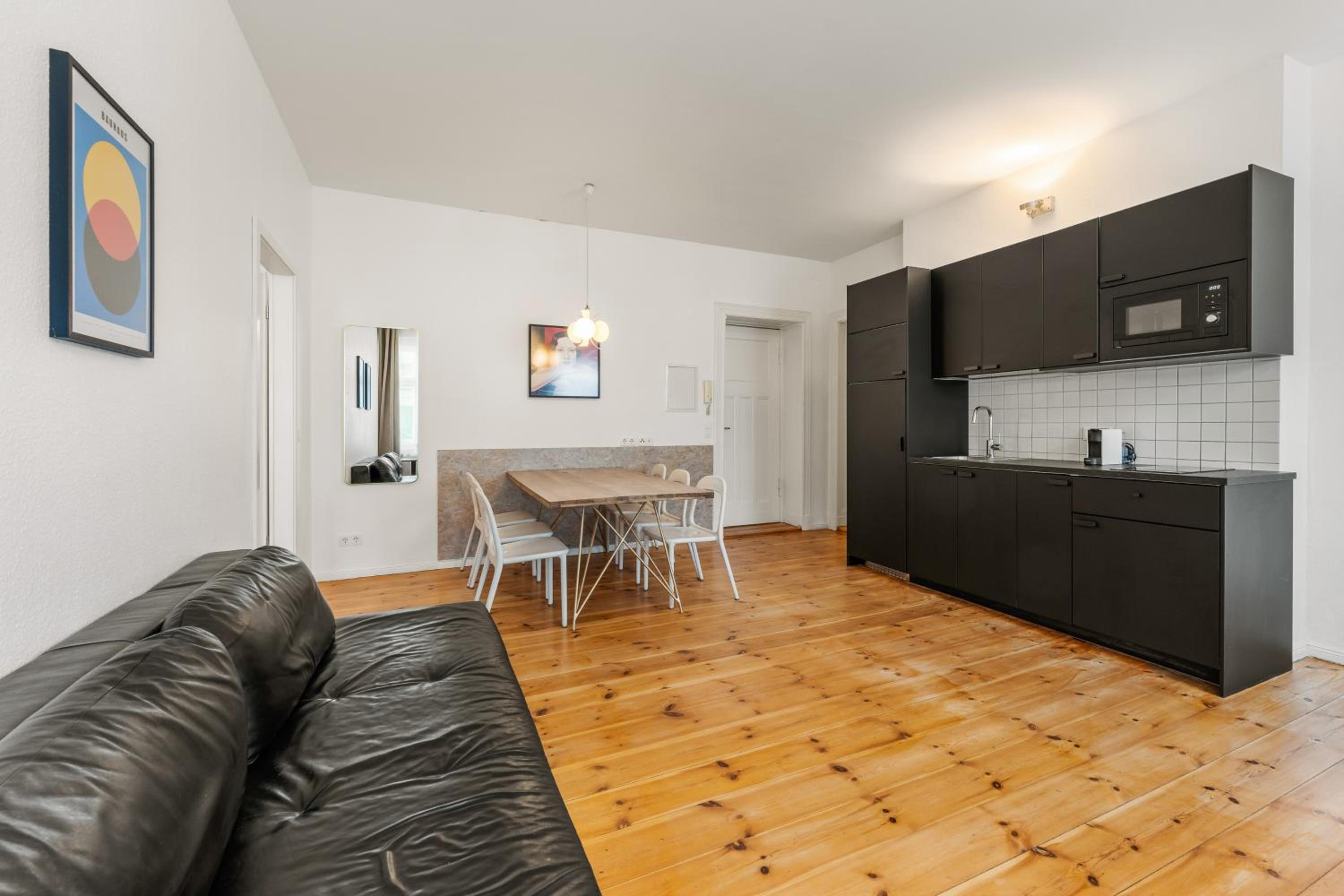 Apartment 18 photo 3