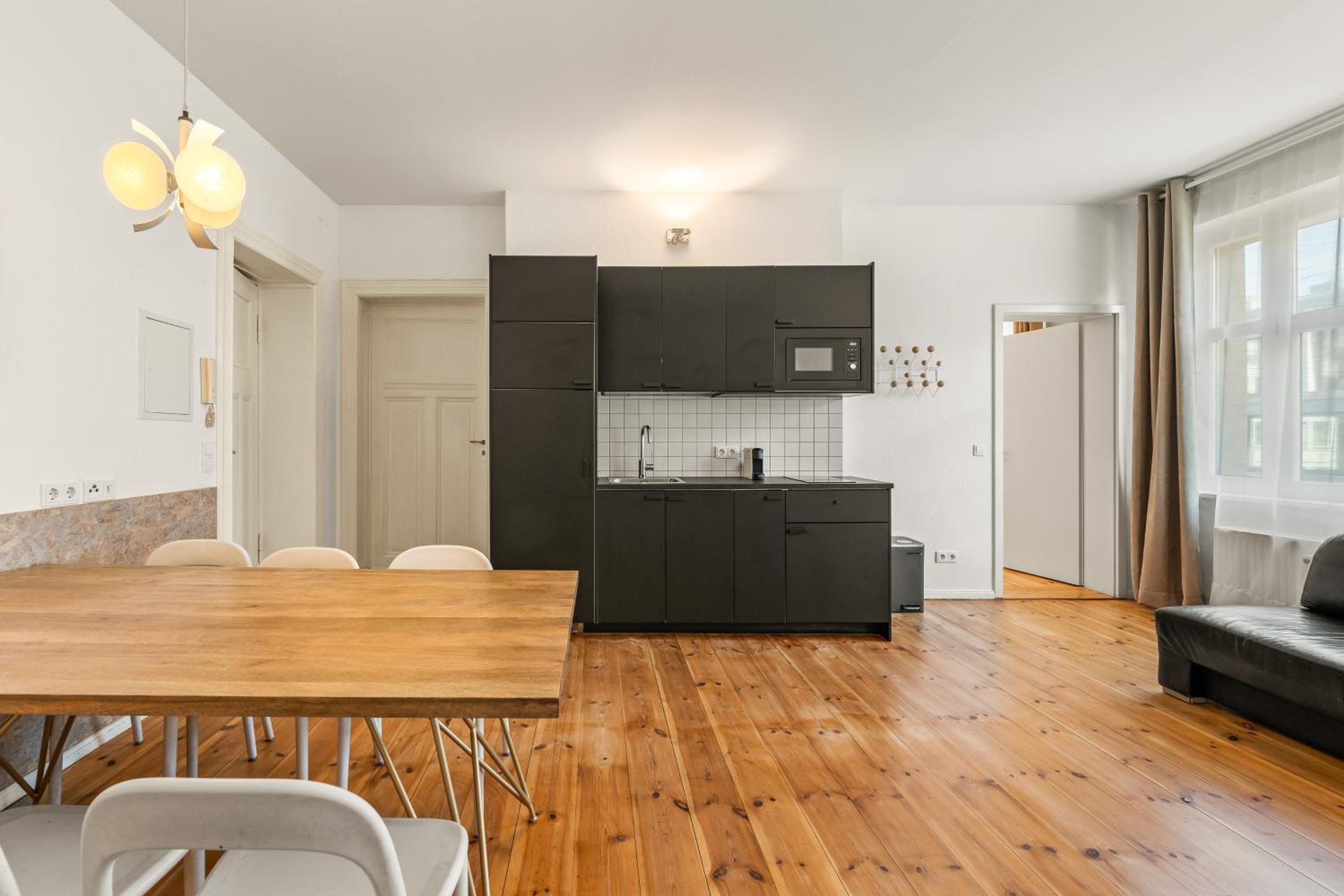 Apartment 18 photo 2