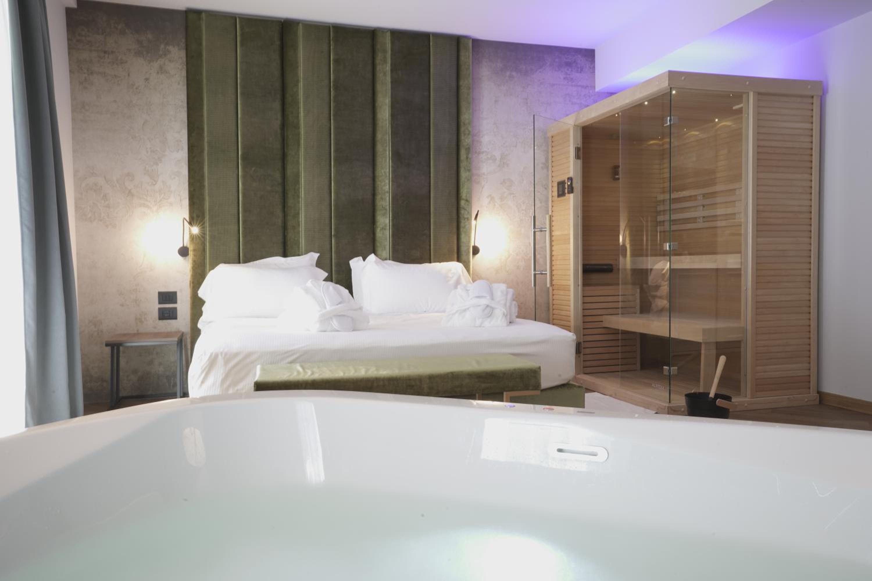 Junior Suite with Sauna - Photo 4