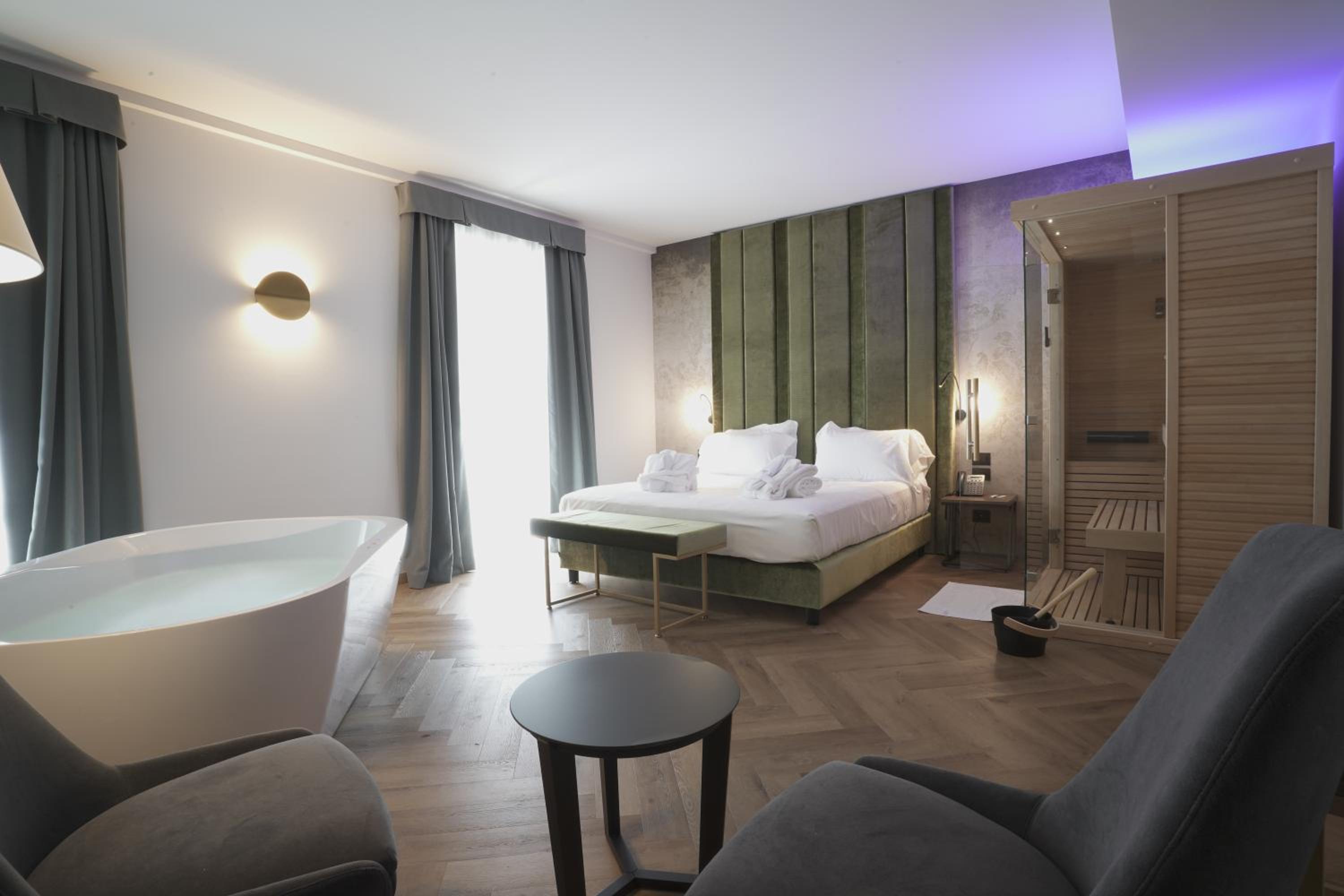 Junior Suite with Sauna - Photo 3