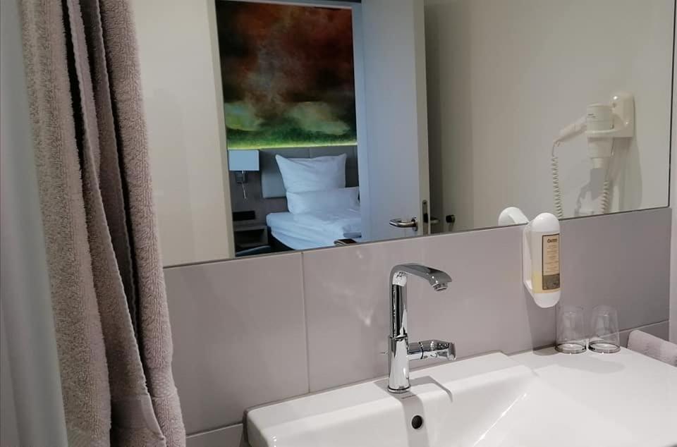 Deluxe Double Room with Balcony - Photo 2
