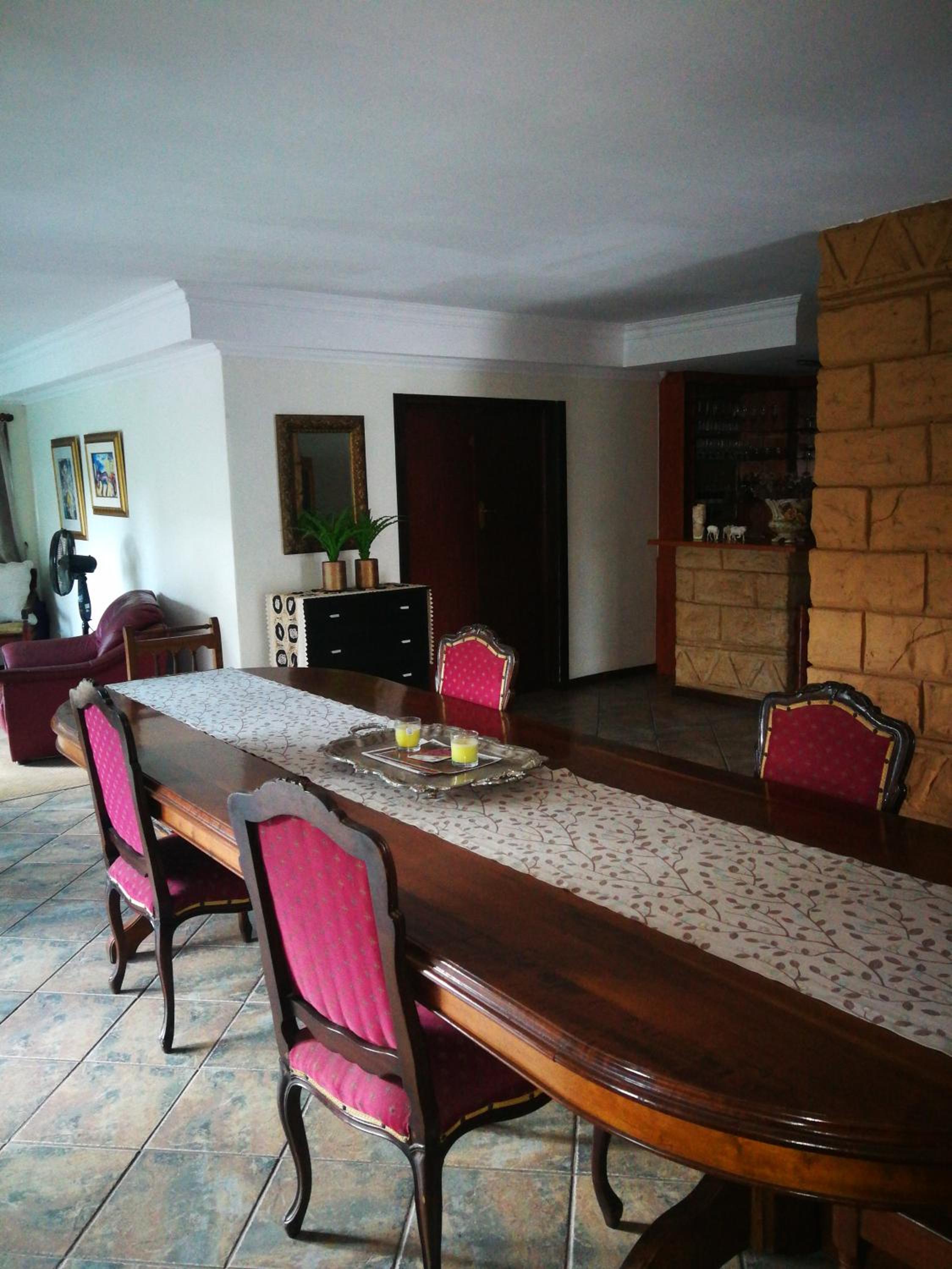 Family Room photo 3