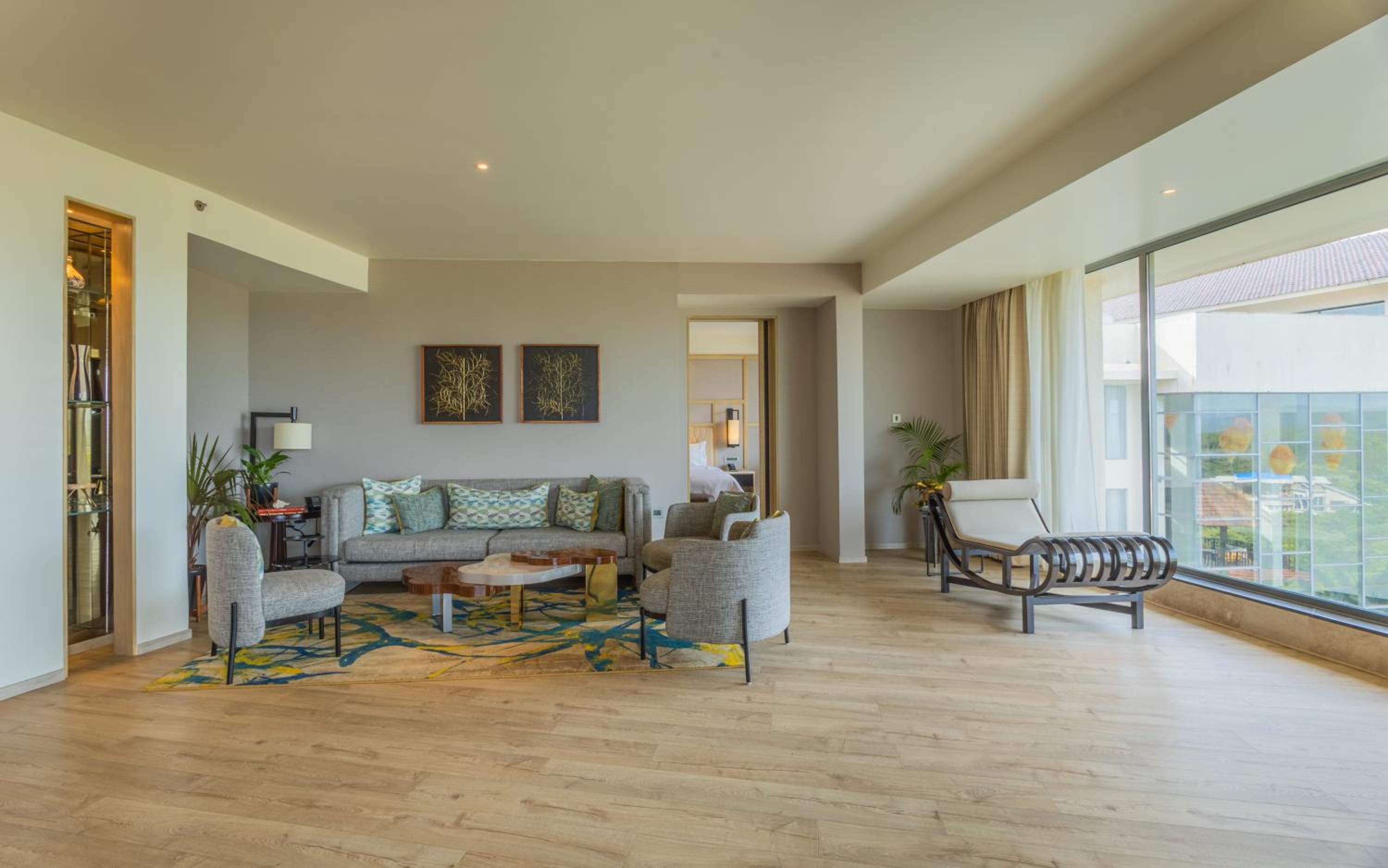 Penthouse King Suite - Enjoy 90 minutes of complimentary Cocktail hours at Haven between 5 PM to 7 PM, NR 1000 SPA Credit (Stay between Sunday to Thursday)