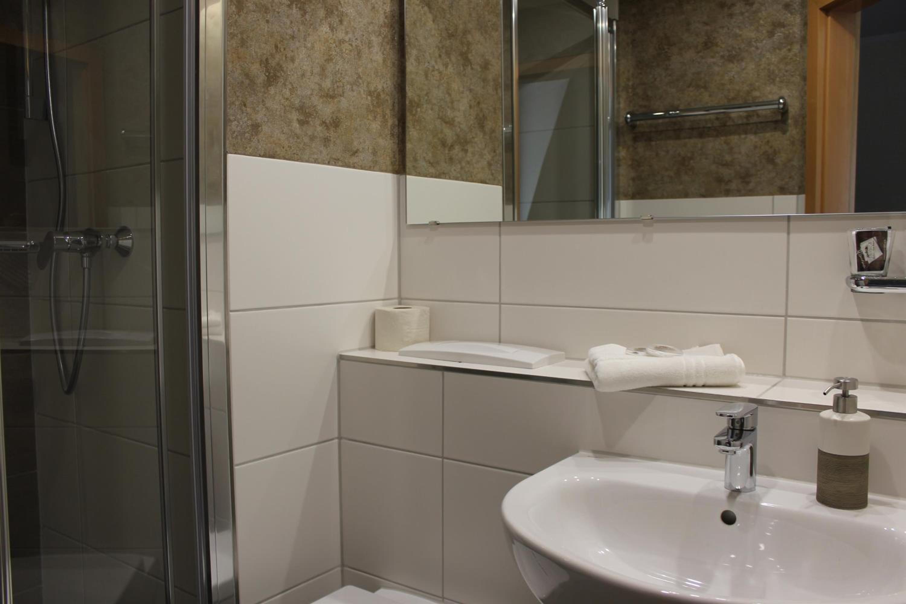 Standard Double Room with Shower photo 3